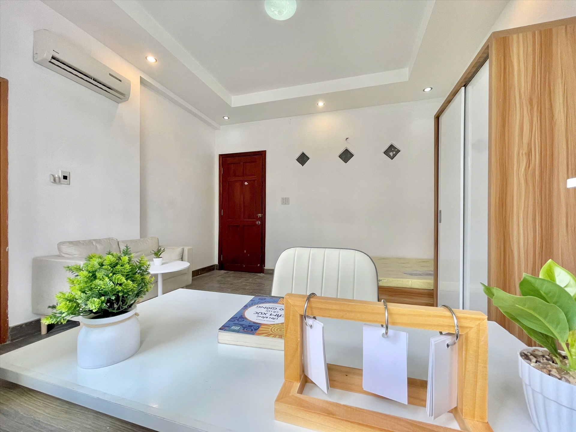 Phòng trọ Studio 30m2 tại TP House Bình Lợi - Bình Thạnh - Góc làm việc