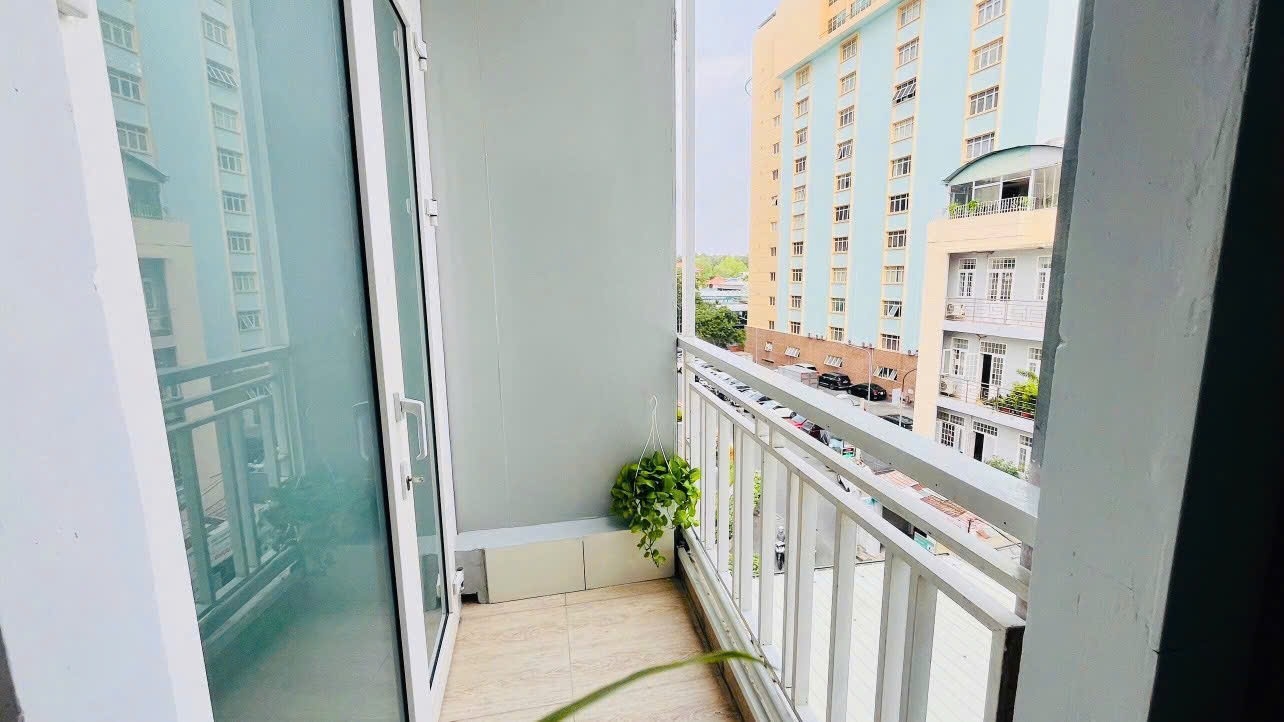 Phòng trọ 1 Phòng ngủ 40m2 tại AT Home Trà Khúc - Tân Bình - Ban công