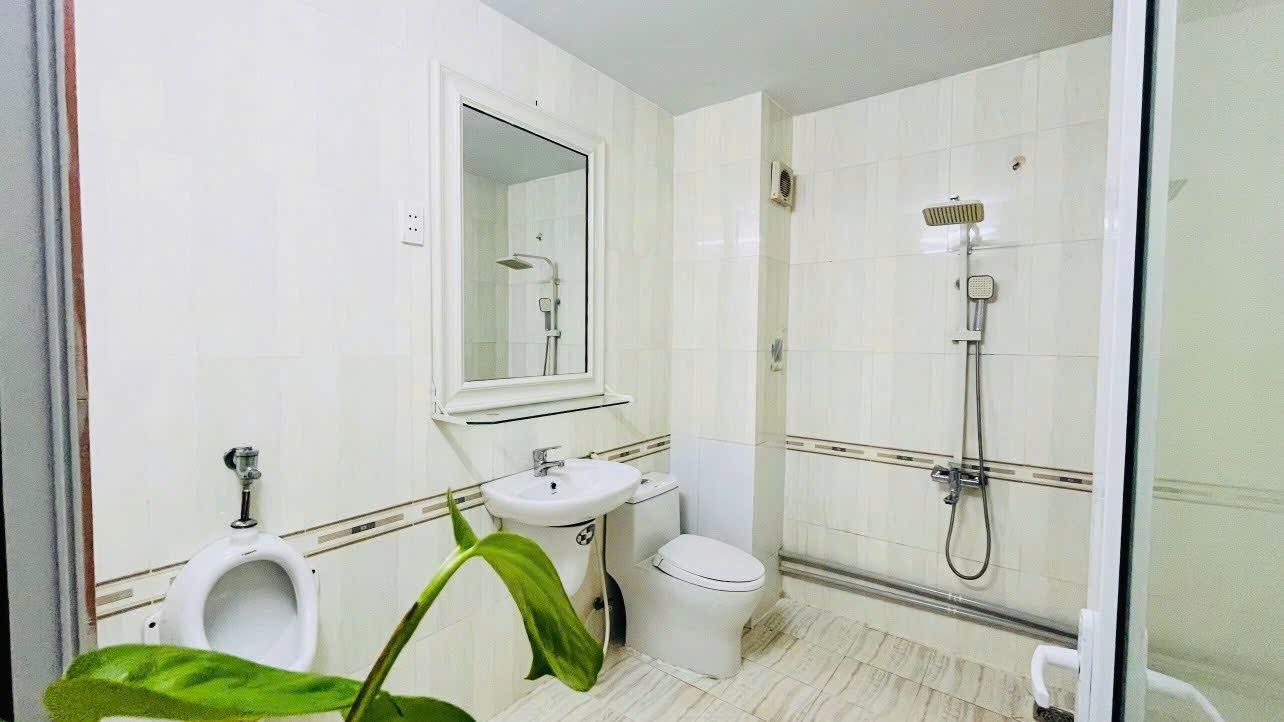 Phòng trọ Studio 25m2 tại AT Home Trà Khúc - Tân Bình - Phòng tắm