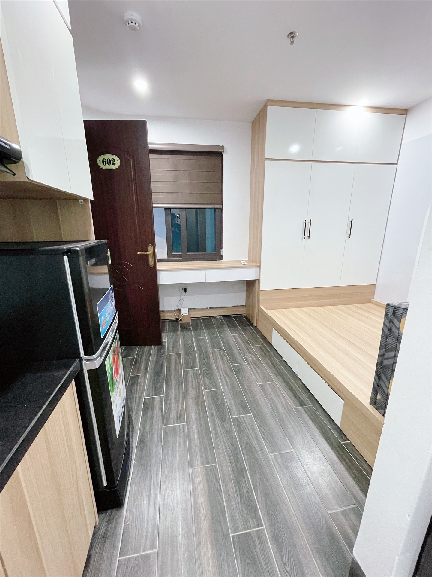 Phòng trọ Studio 30m2 tại NTV Apartment Cầu Giấy - Cầu Giấy - Góc làm việc