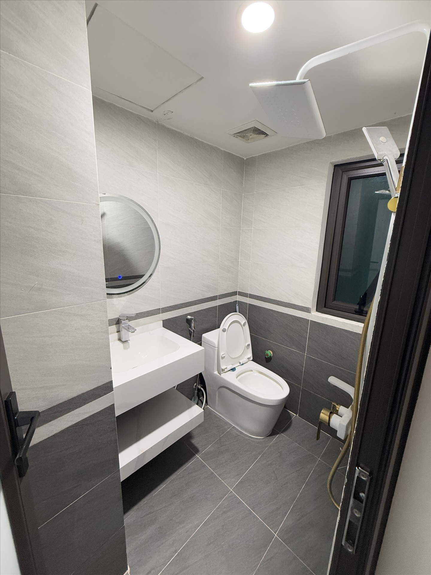 Phòng trọ Studio 30m2 tại NTV Apartment Nguyễn Ngọc Vũ - Cầu Giấy - Phòng tắm