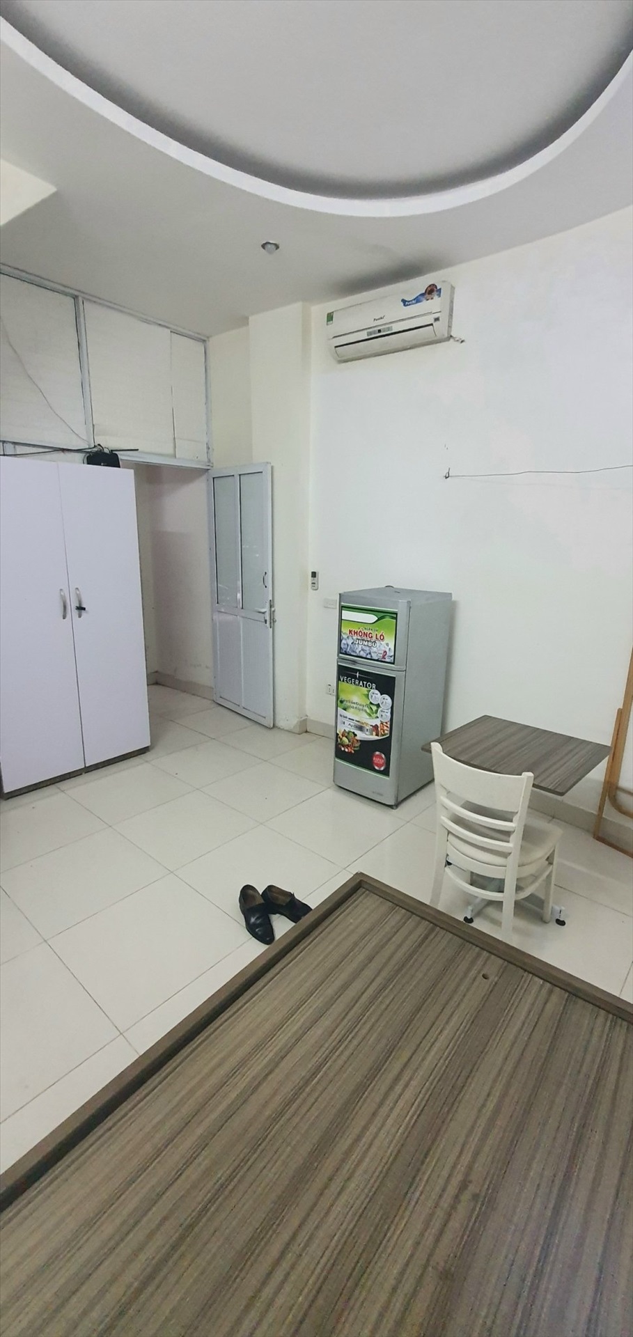 Phòng trọ Studio 35m2 tại NTV Apartment Trần Quốc Vượng - Cầu Giấy - Phòng khách