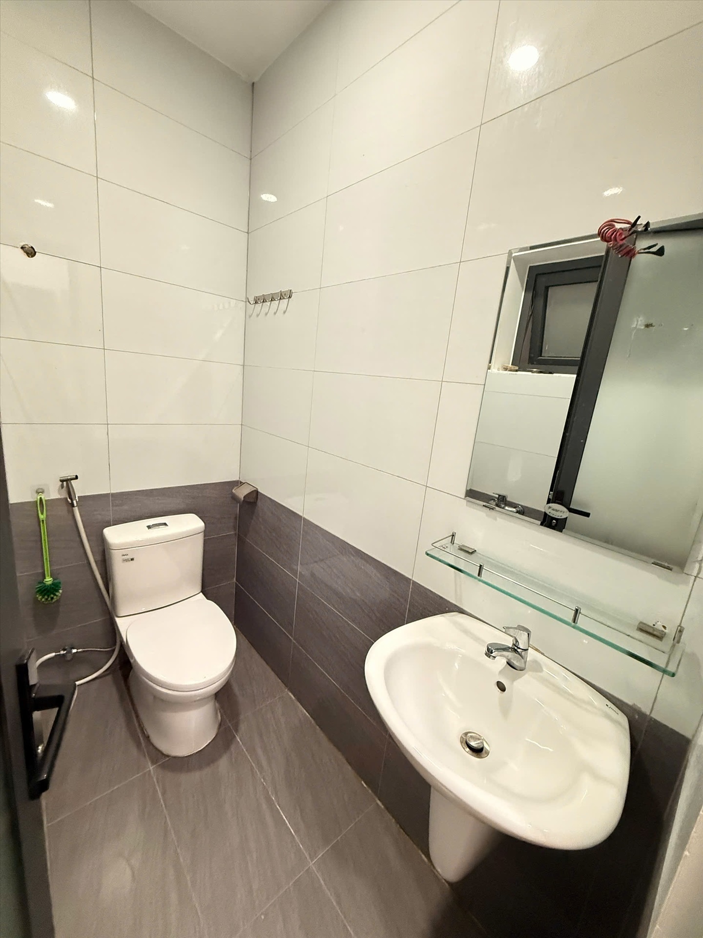 Phòng trọ 1 Phòng ngủ 40m2 tại CY House Lê Văn Sỹ - Tân Bình - Phòng tắm