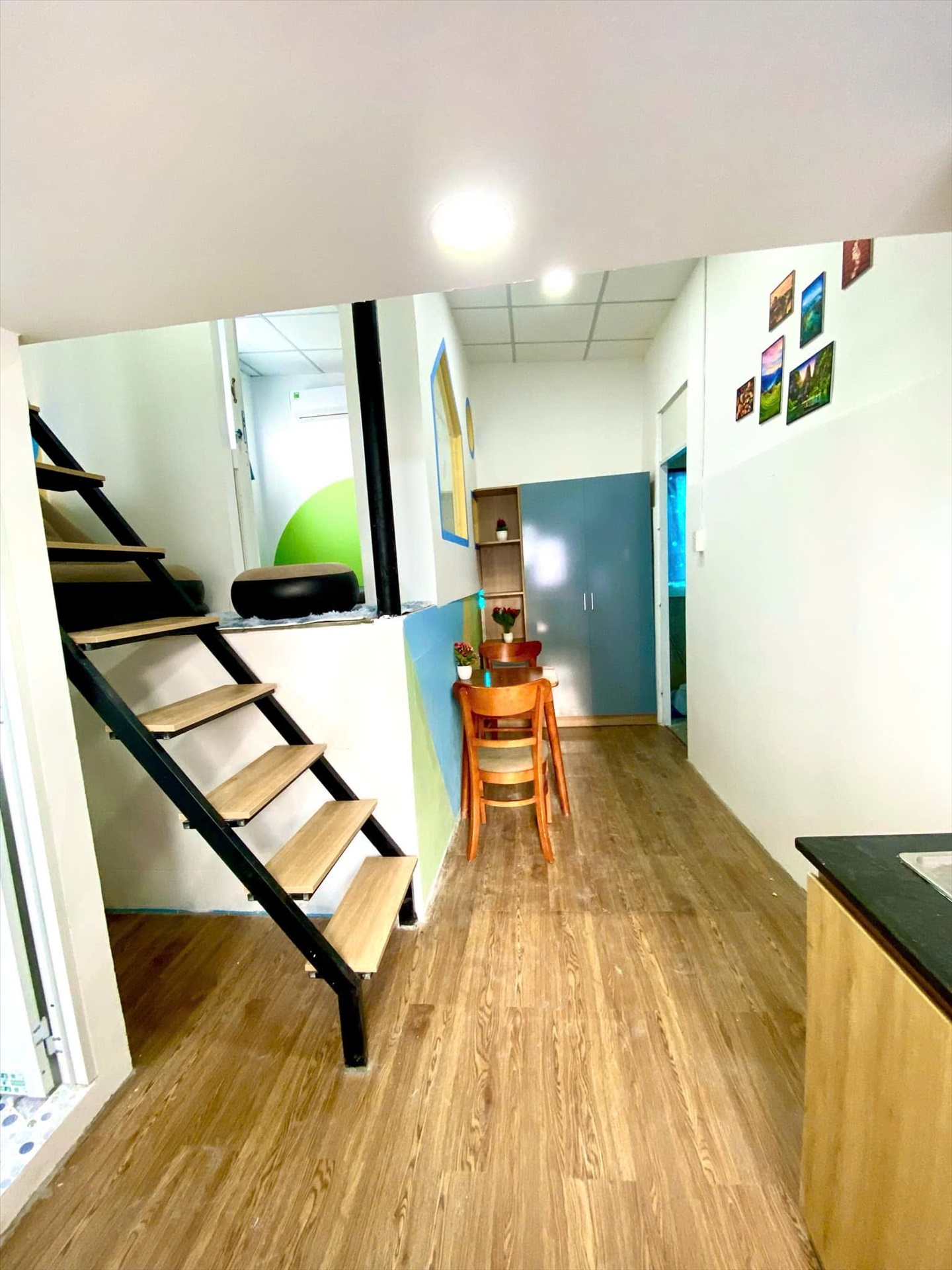 Phòng trọ 2 Phòng ngủ 60m2 tại NL Home Lạc Long Quân - Tân Bình - Phòng khách