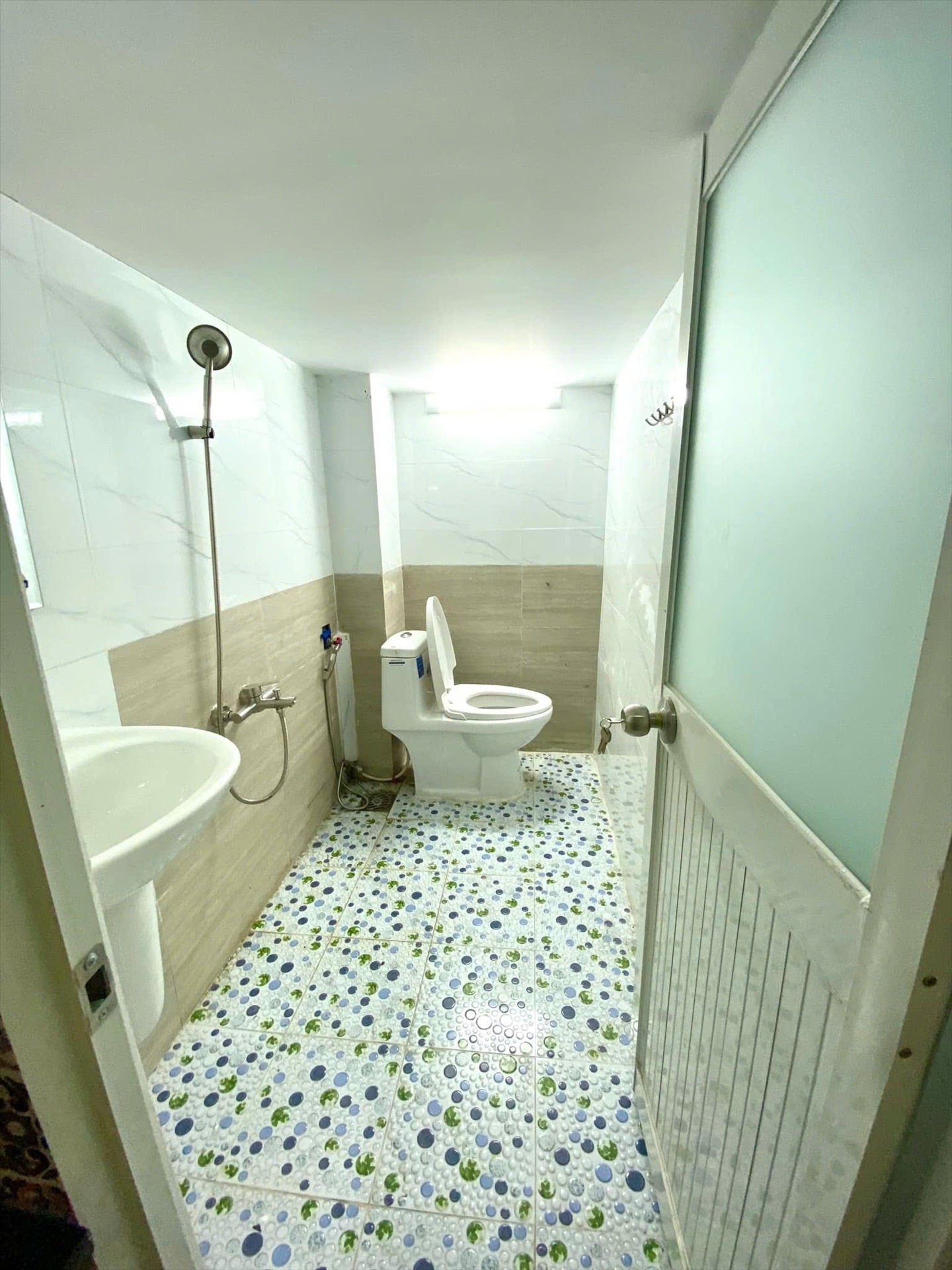 Phòng trọ 2 Phòng ngủ 60m2 tại NL Home Lạc Long Quân - Tân Bình - Phòng tắm