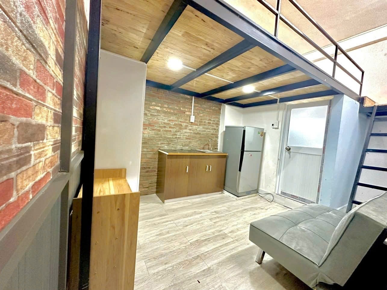 Phòng trọ AQ House Cách mạng tháng 8 - Quận 1 - Phòng (*)