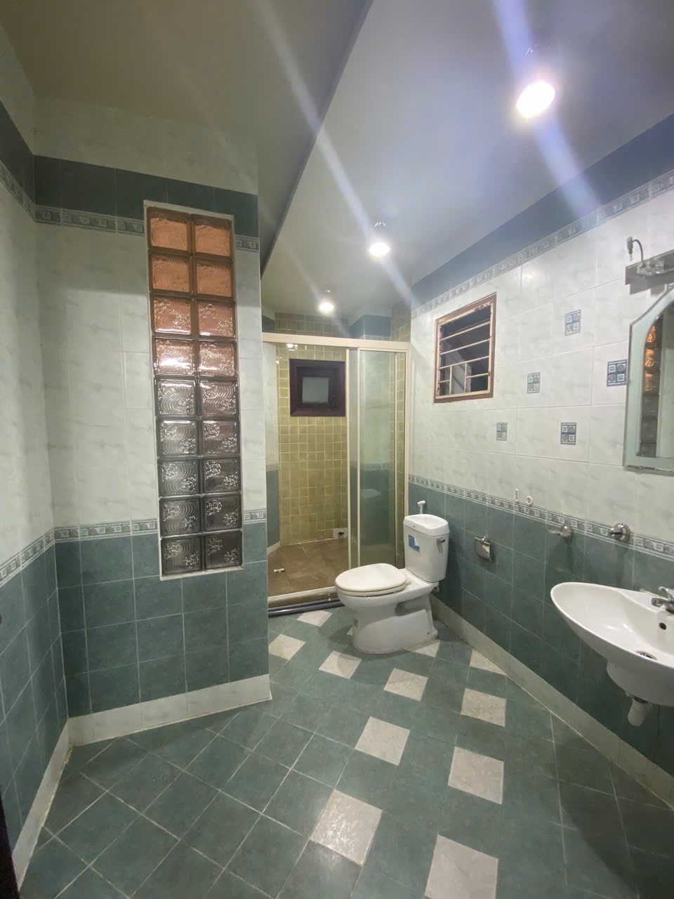 Phòng trọ 2 Phòng ngủ 60m2 tại CM Apartment Lam Sơn - Tân Bình - Phòng tắm