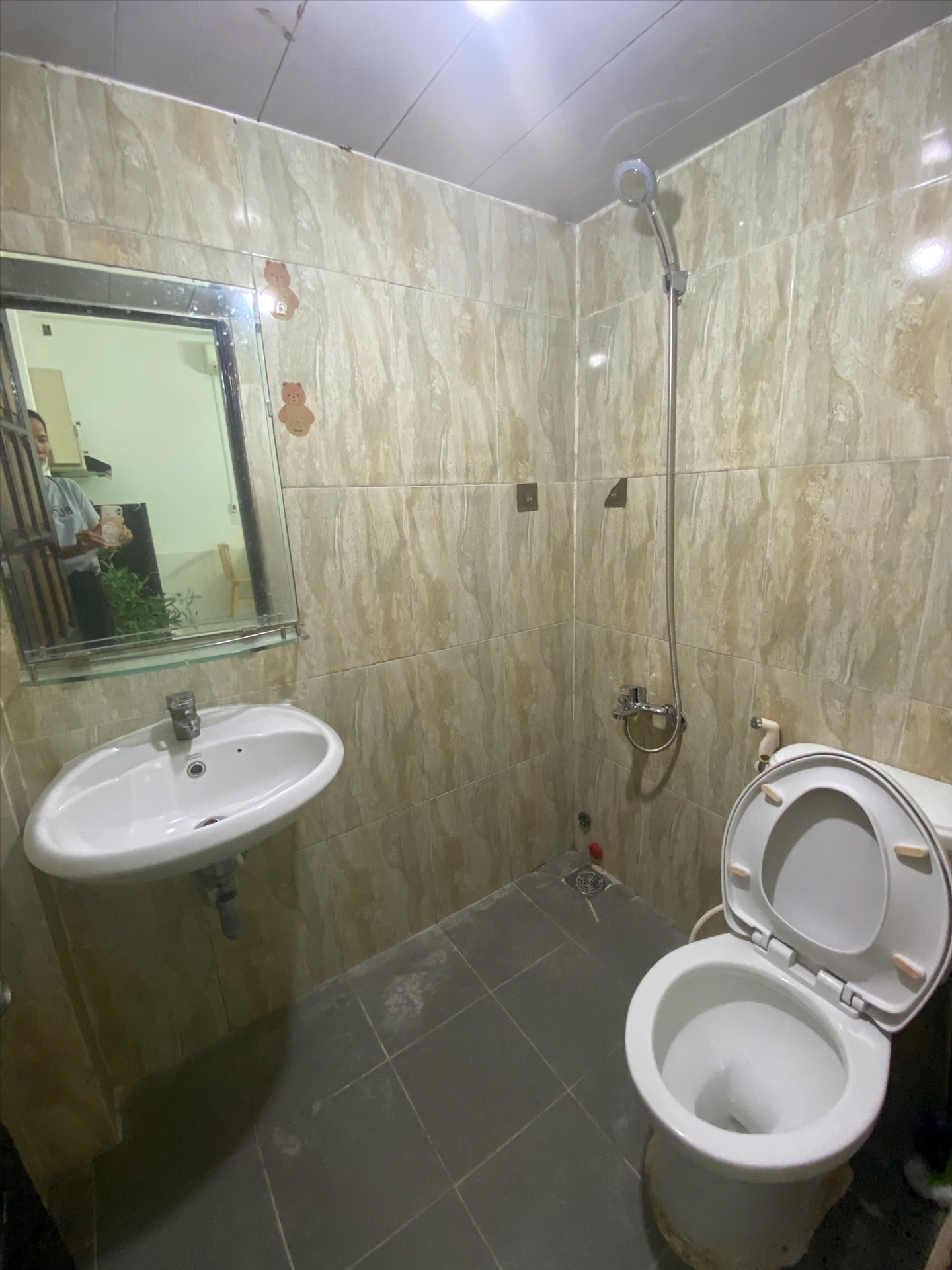 Phòng trọ Studio 30m2 tại CM Room Nguyễn Thái Bình - Tân Bình - Phòng tắm