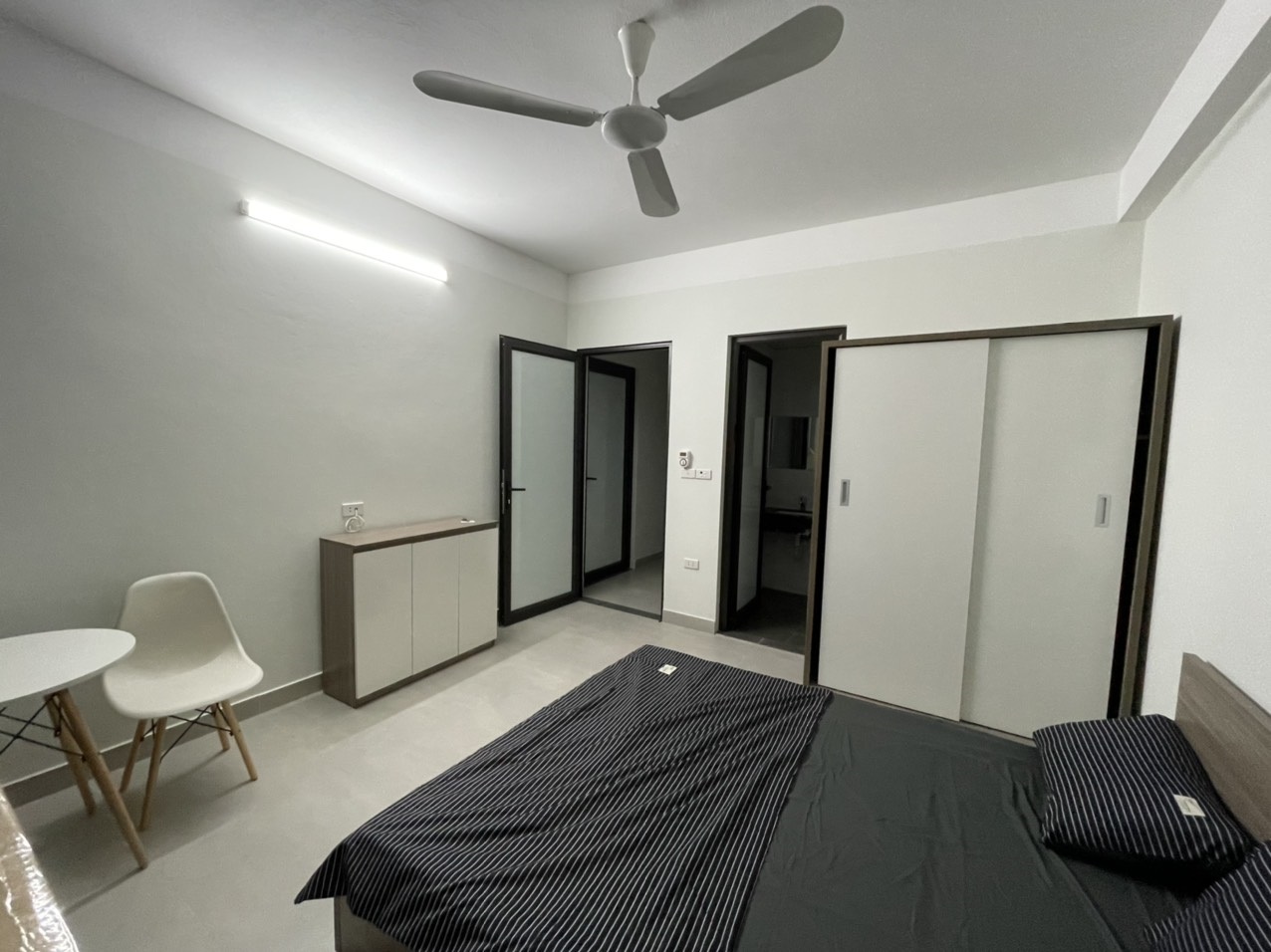 Phòng trọ Sunny Apartment Tú Mỡ - Cầu Giấy - Phòng (*)