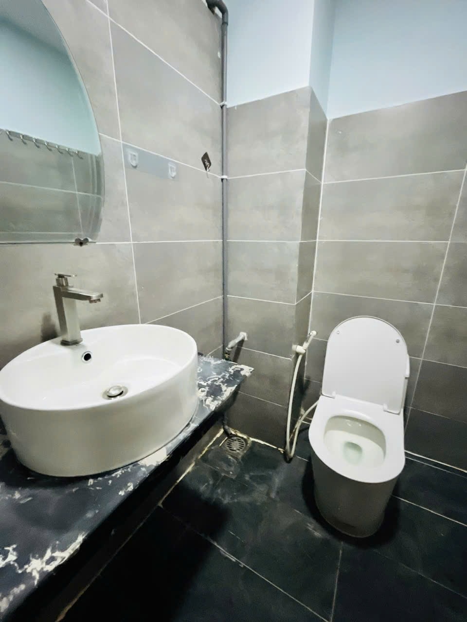 Phòng trọ Duplex 25m2 tại TT House Quốc lộ 13 - Bình Thạnh - Phòng tắm