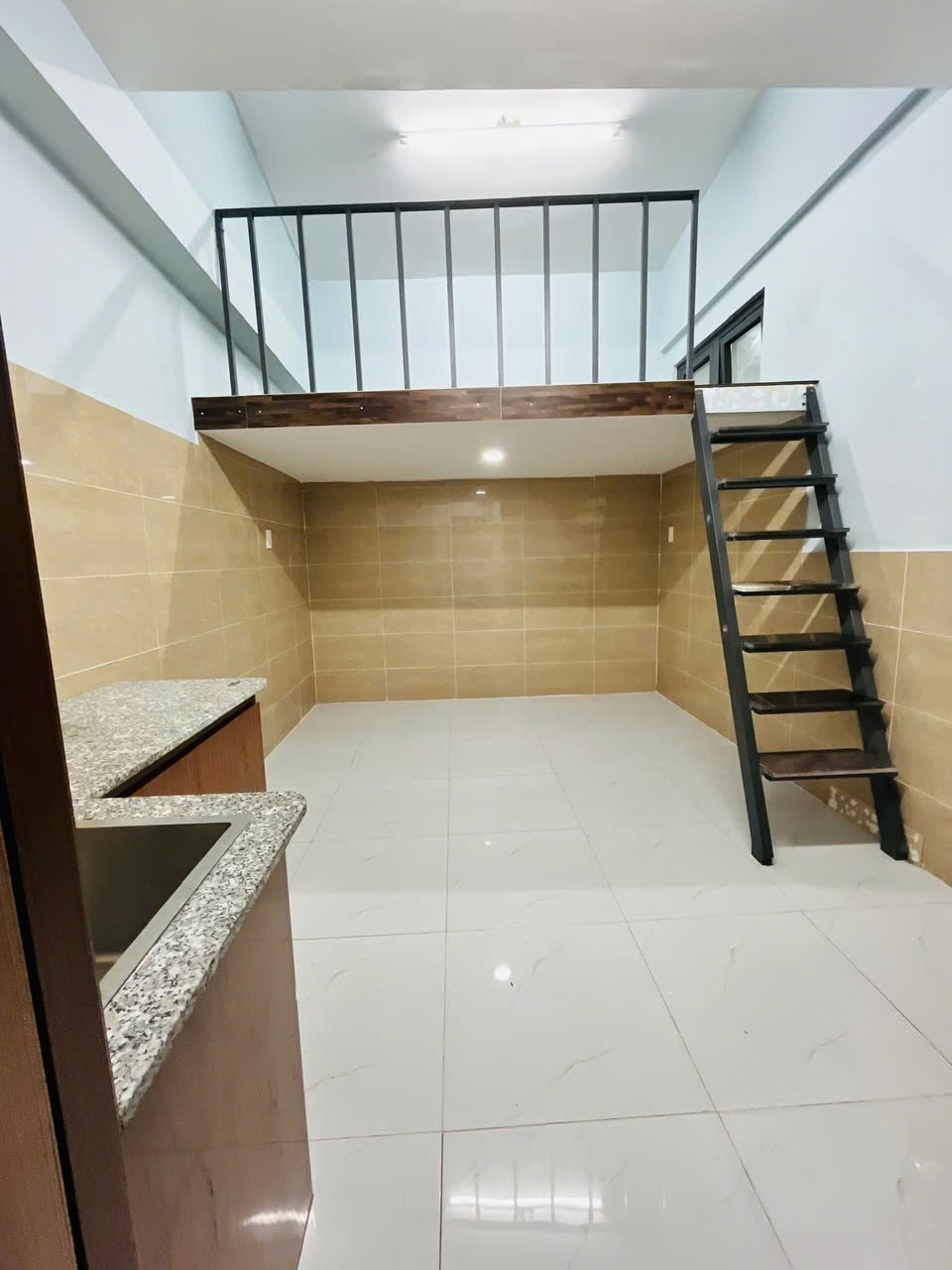 Phòng trọ Duplex 25m2 tại TT House Quốc lộ 13 - Bình Thạnh - Phòng khách