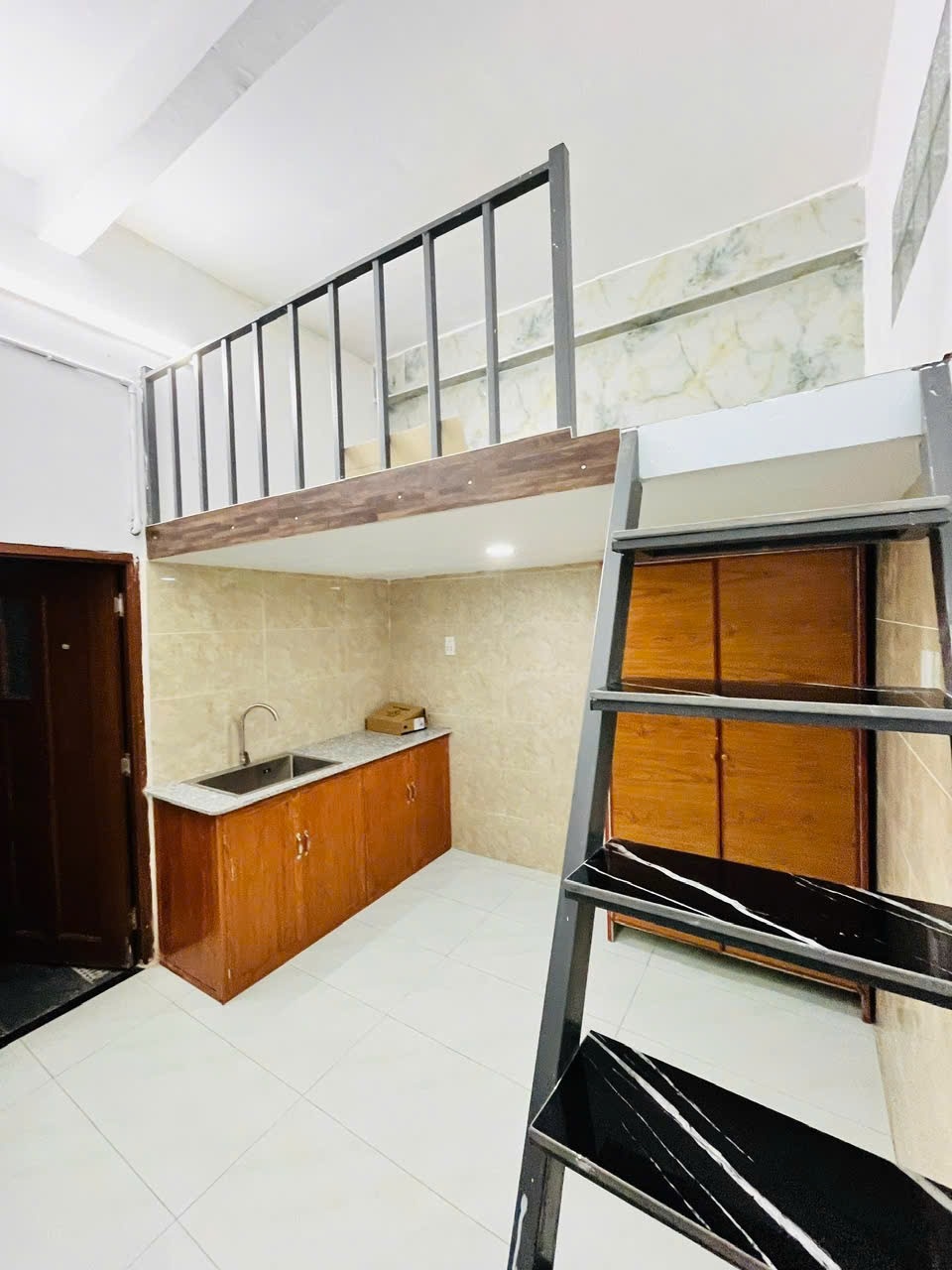 Phòng trọ Duplex 25m2 tại TT House Quốc lộ 13 - Bình Thạnh - Phòng khách