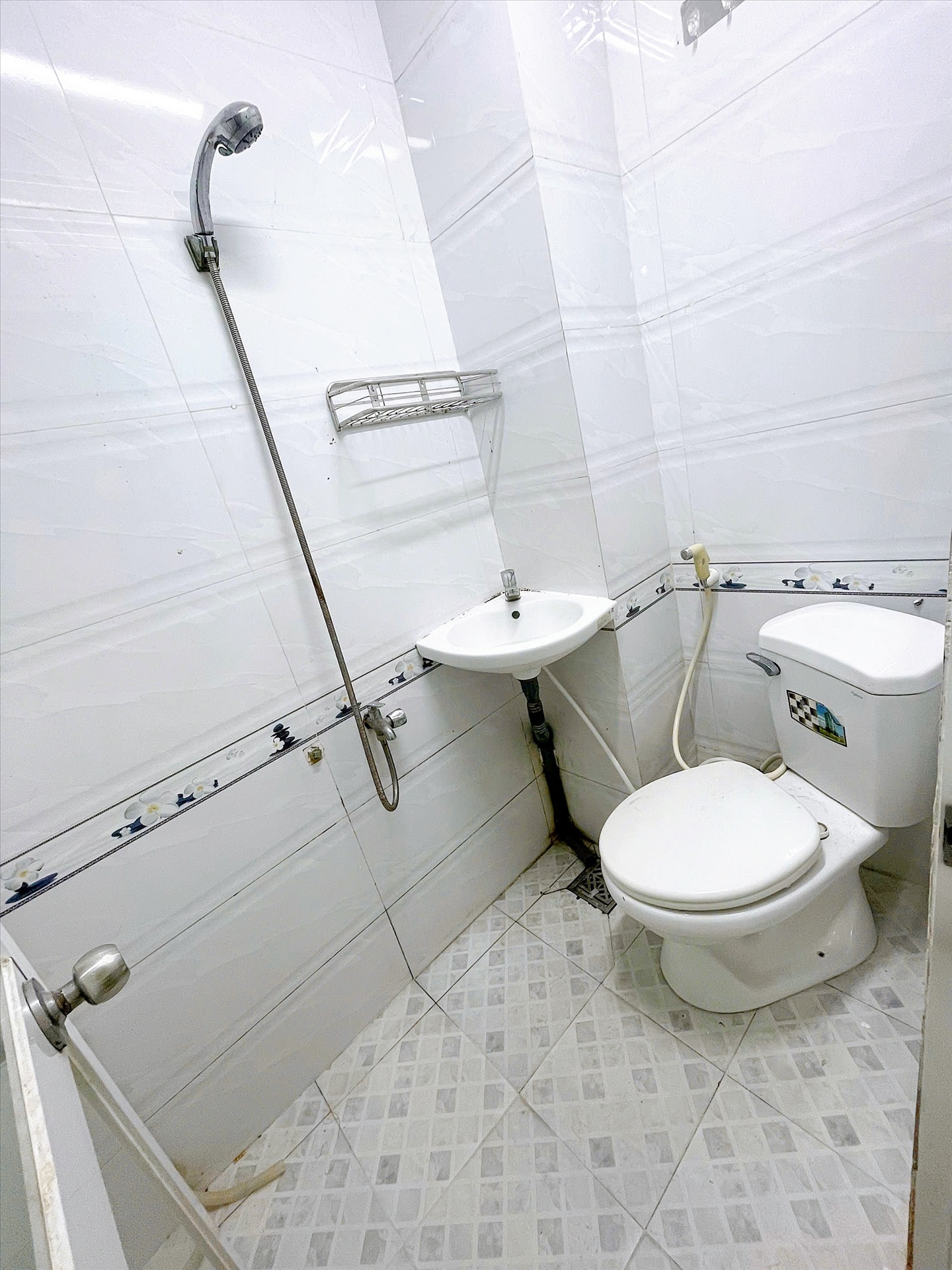 Phòng trọ Studio 15m2 tại Fam House Thống Nhất - Gò Vấp - Phòng tắm