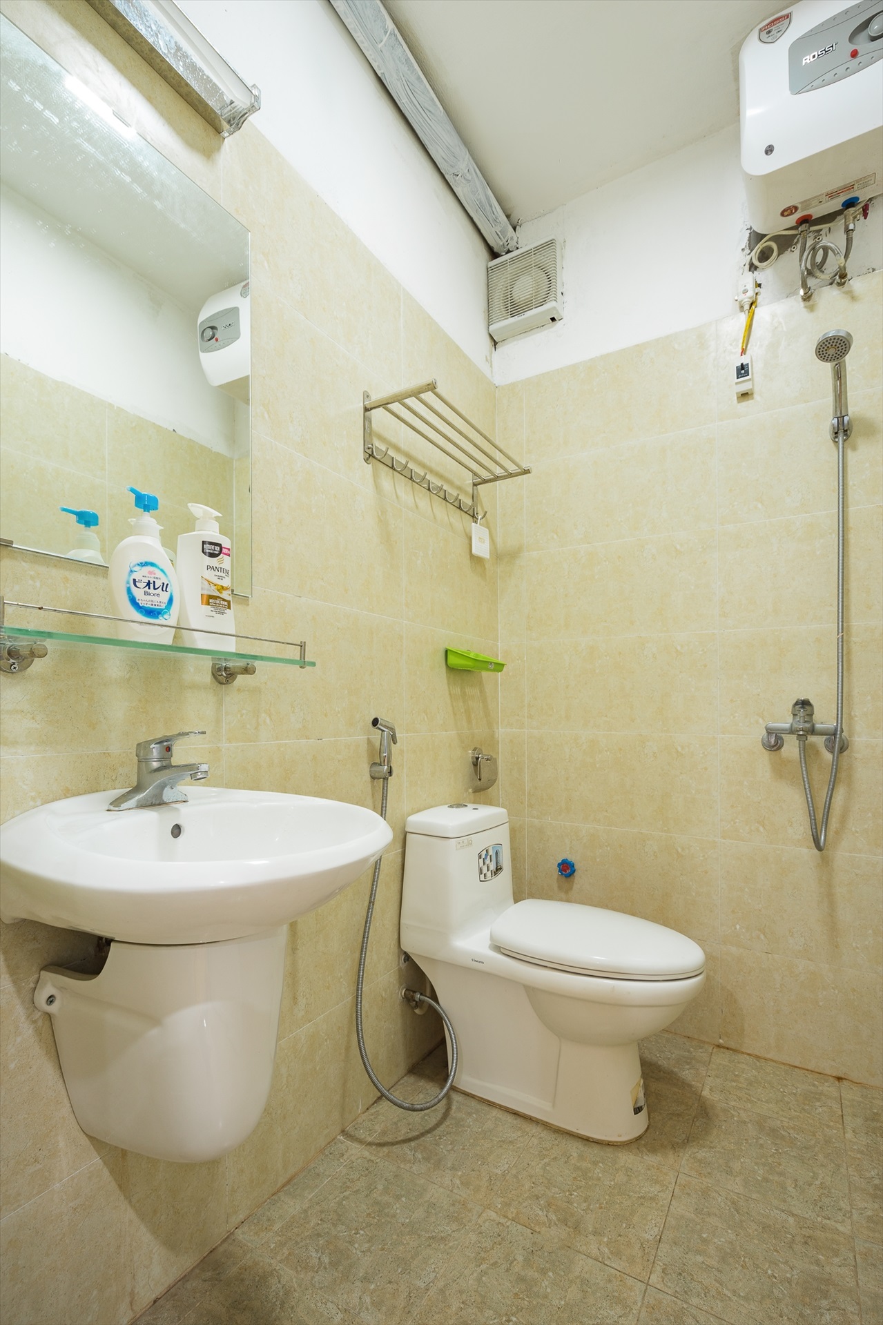 Phòng trọ Studio 30m2 tại Sunny Apartment Trần Duy Hưng - Cầu Giấy - Phòng tắm