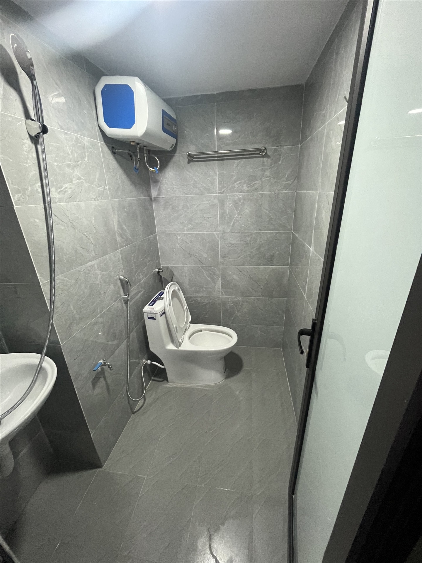 Phòng trọ Studio 25m2 tại CTC Home Cầu Diễn - Bắc Từ Liêm - Phòng tắm