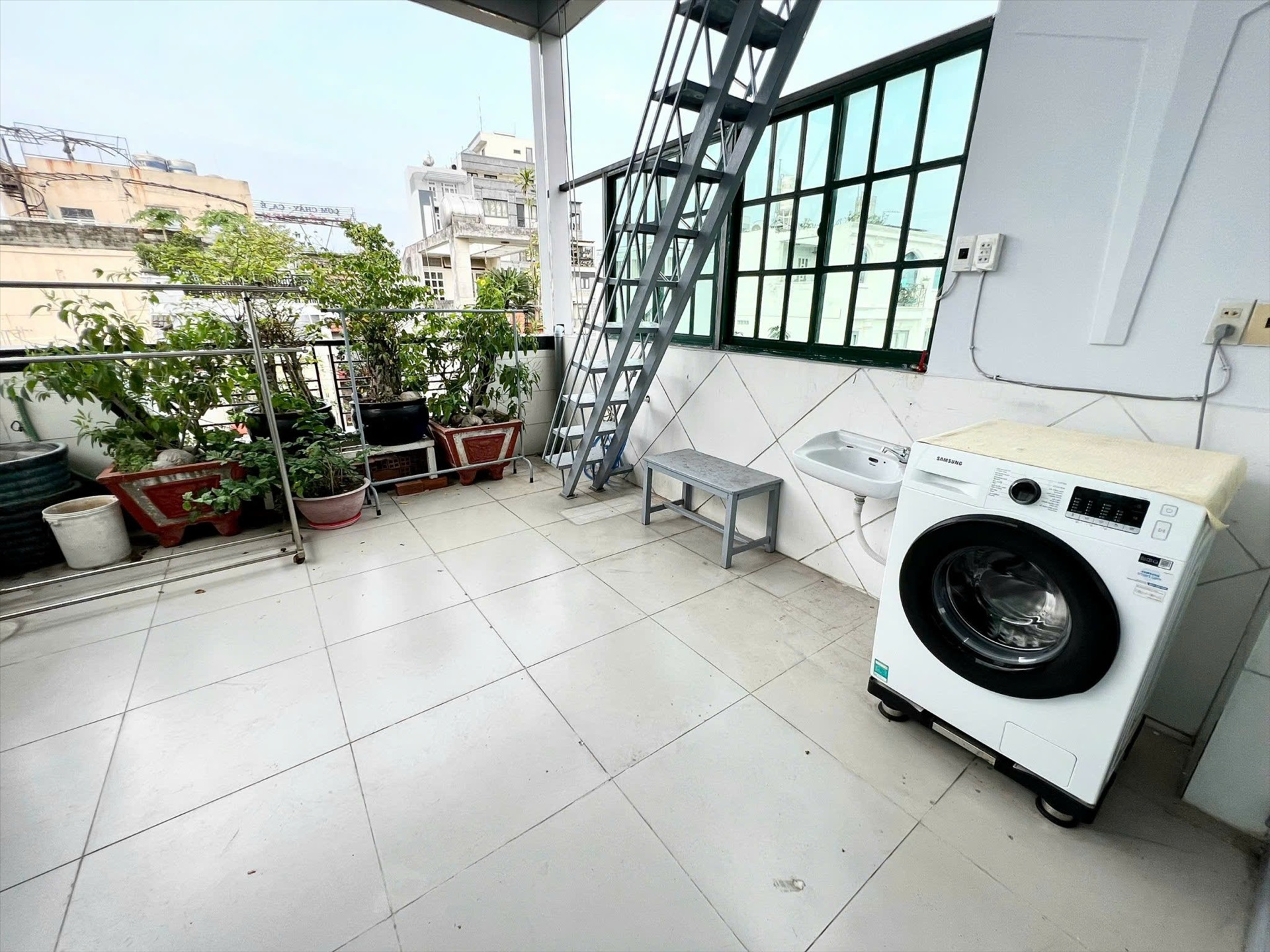 Phòng trọ 2 Phòng ngủ 55m2 tại KH Apartment Hoàng Hoa Thám - Bình Thạnh - Ban công