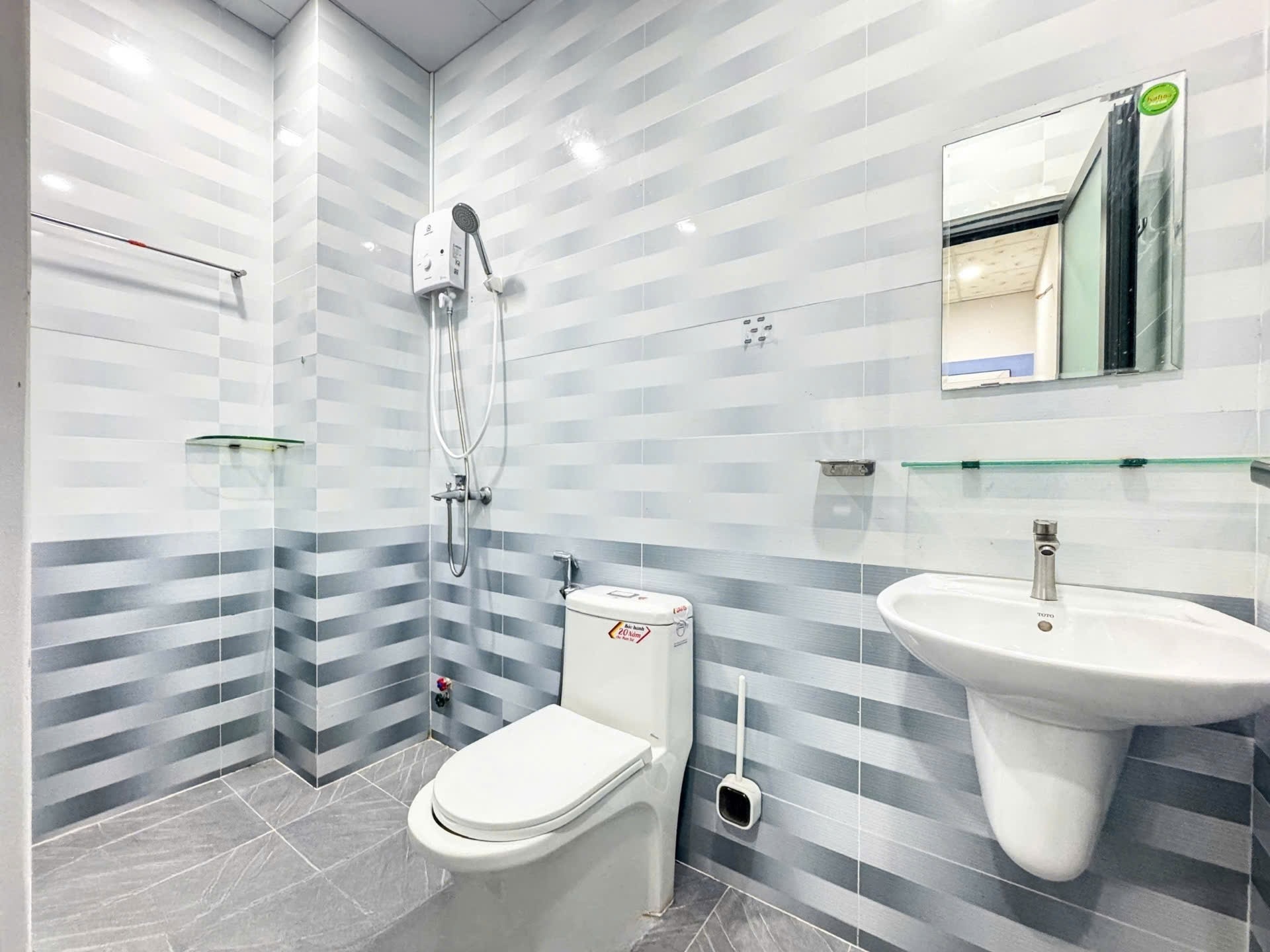 Phòng trọ 1 Phòng ngủ 35m2 tại MT Home Bùi Đình Túy - Bình Thạnh - Phòng tắm