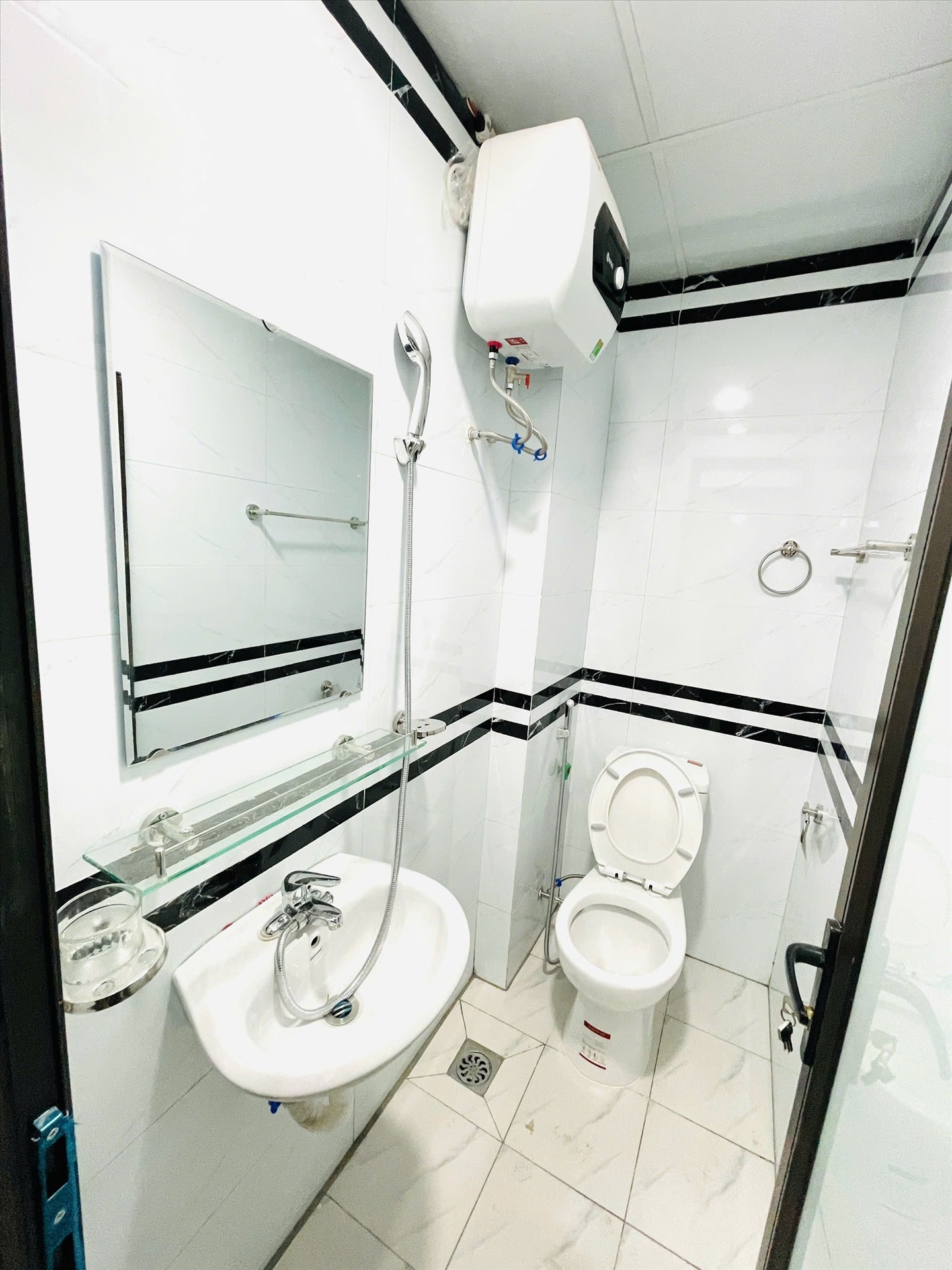 Phòng trọ Duplex 25m2 tại LM Land Cầu Giấy - Cầu Giấy - Phòng tắm