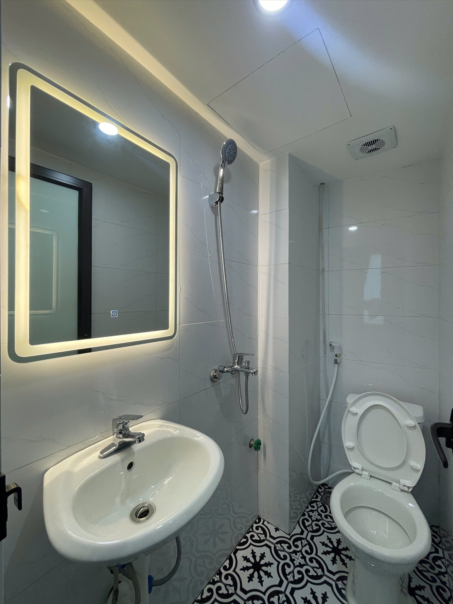 Phòng trọ Studio 25m2 tại LM Land 1 Đức Diễn - Bắc Từ Liêm - Phòng tắm