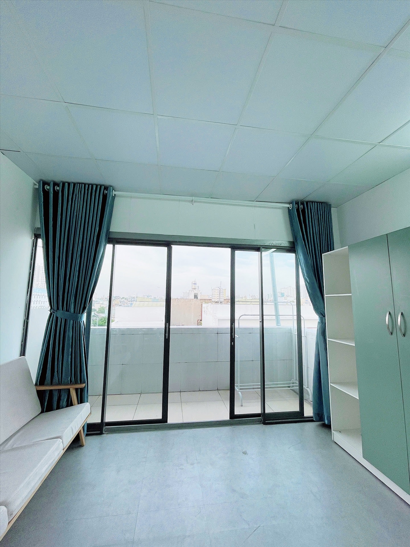 Phòng trọ Studio 25m2 tại Fam Home Tô Hiệu - Tân Phú - Ban công