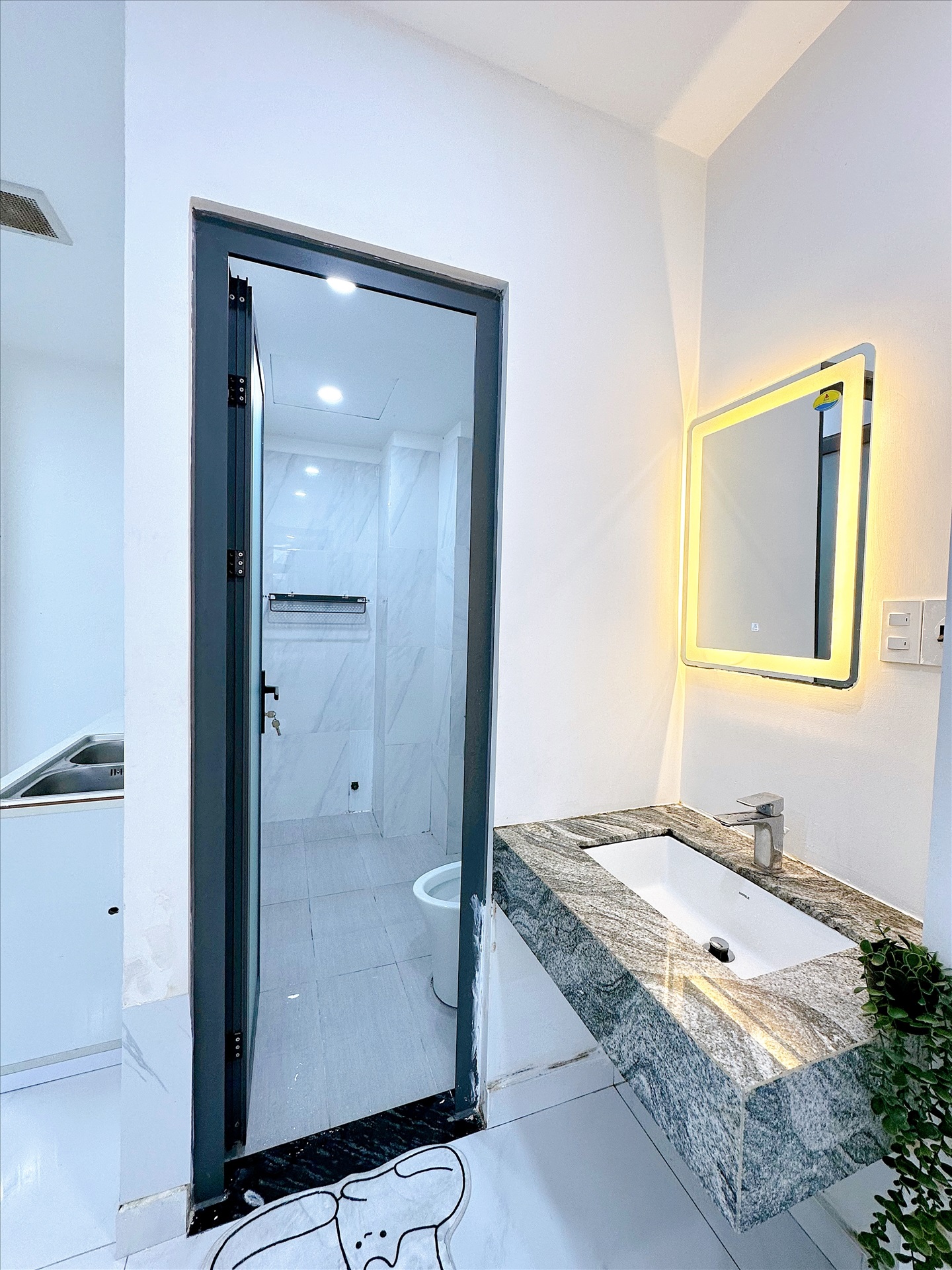 Phòng trọ Studio 35m2 tại Fam Home Ích Thiện - Tân Phú - Phòng tắm