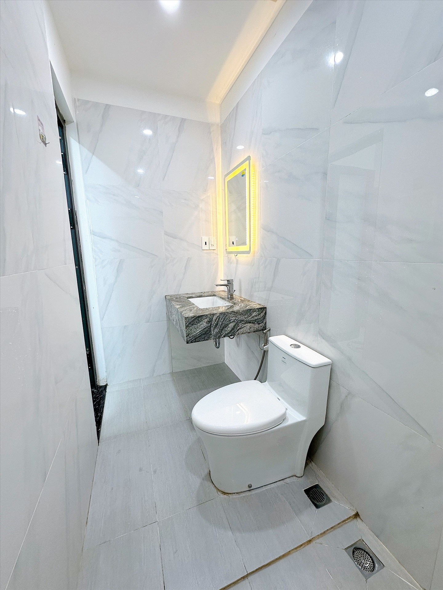 Phòng trọ Studio 25m2 tại Fam Home Ích Thiện - Tân Phú - Phòng tắm