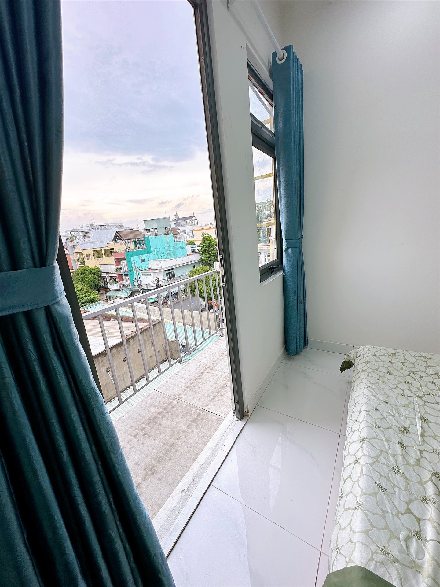 Phòng trọ Studio 25m2 tại Fam Home Ích Thiện - Tân Phú - Ban công