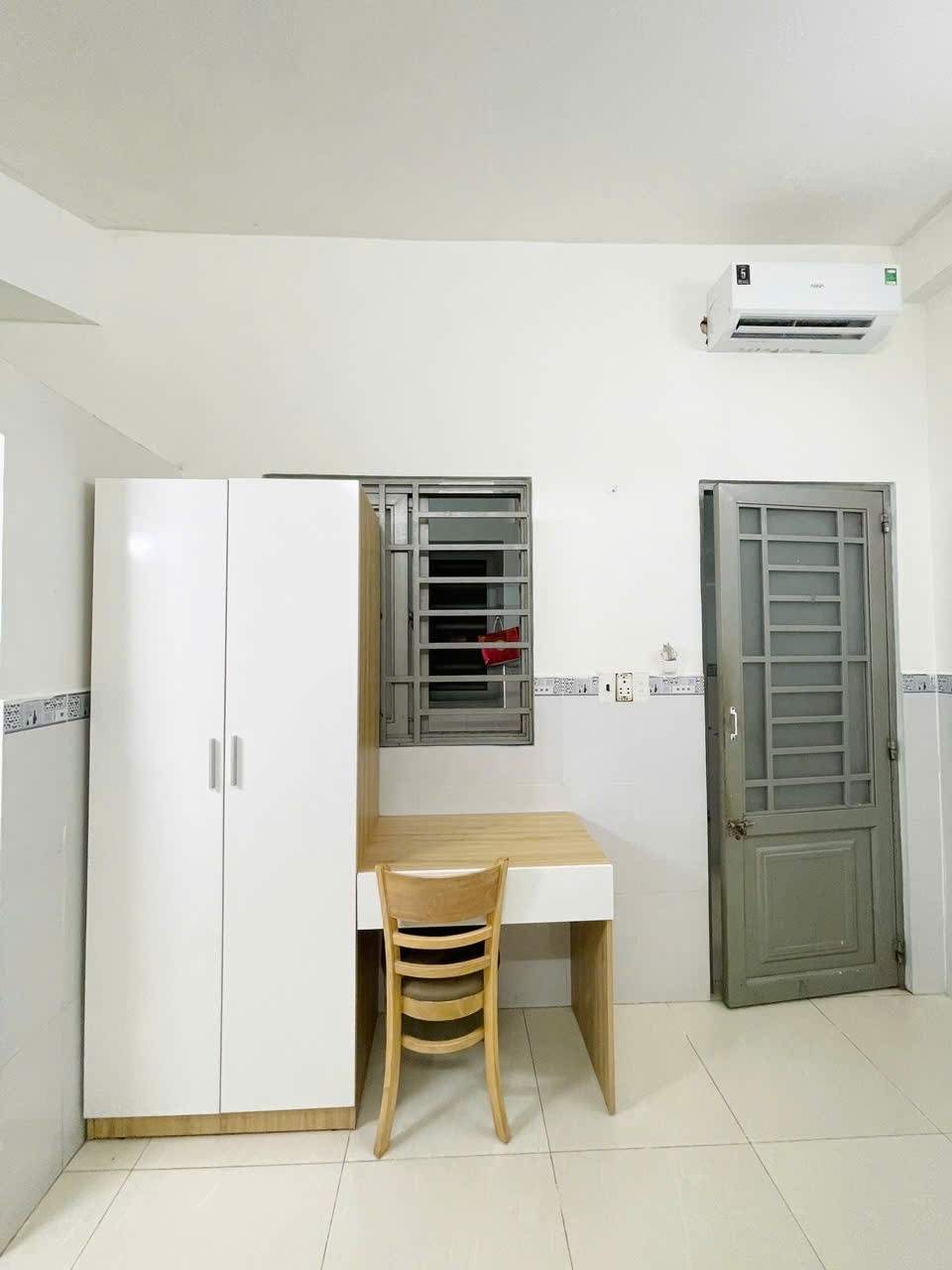 Phòng trọ Studio 20m2 tại Fam Home Tô Hiệu - Tân Phú - Góc làm việc