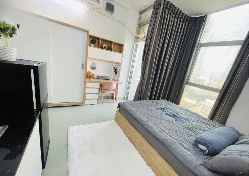 Phòng trọ Studio 35m2 tại AT House Cách mạng tháng 8 - Quận 10 - Góc làm việc