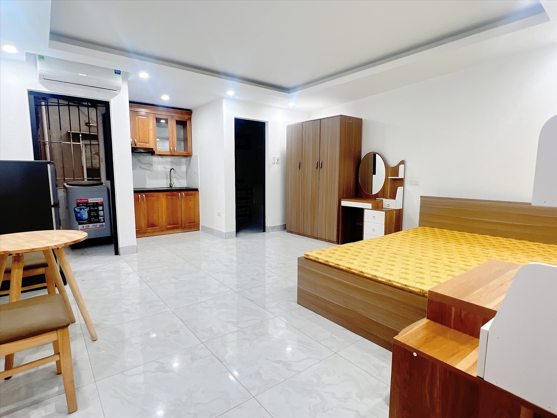 Phòng trọ AT Home Nguyễn Ngọc Vũ - Cầu Giấy - Phòng (*)
