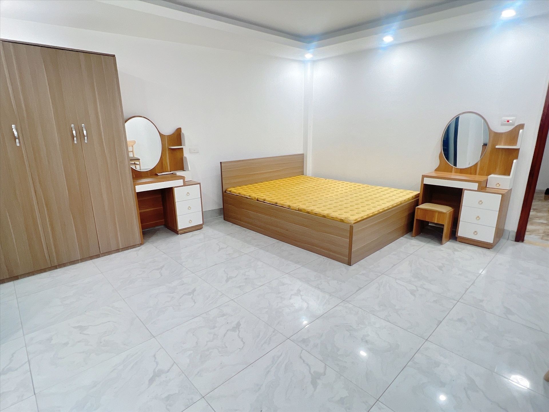 Phòng trọ AT Home Nguyễn Ngọc Vũ - Cầu Giấy - Phòng (*)