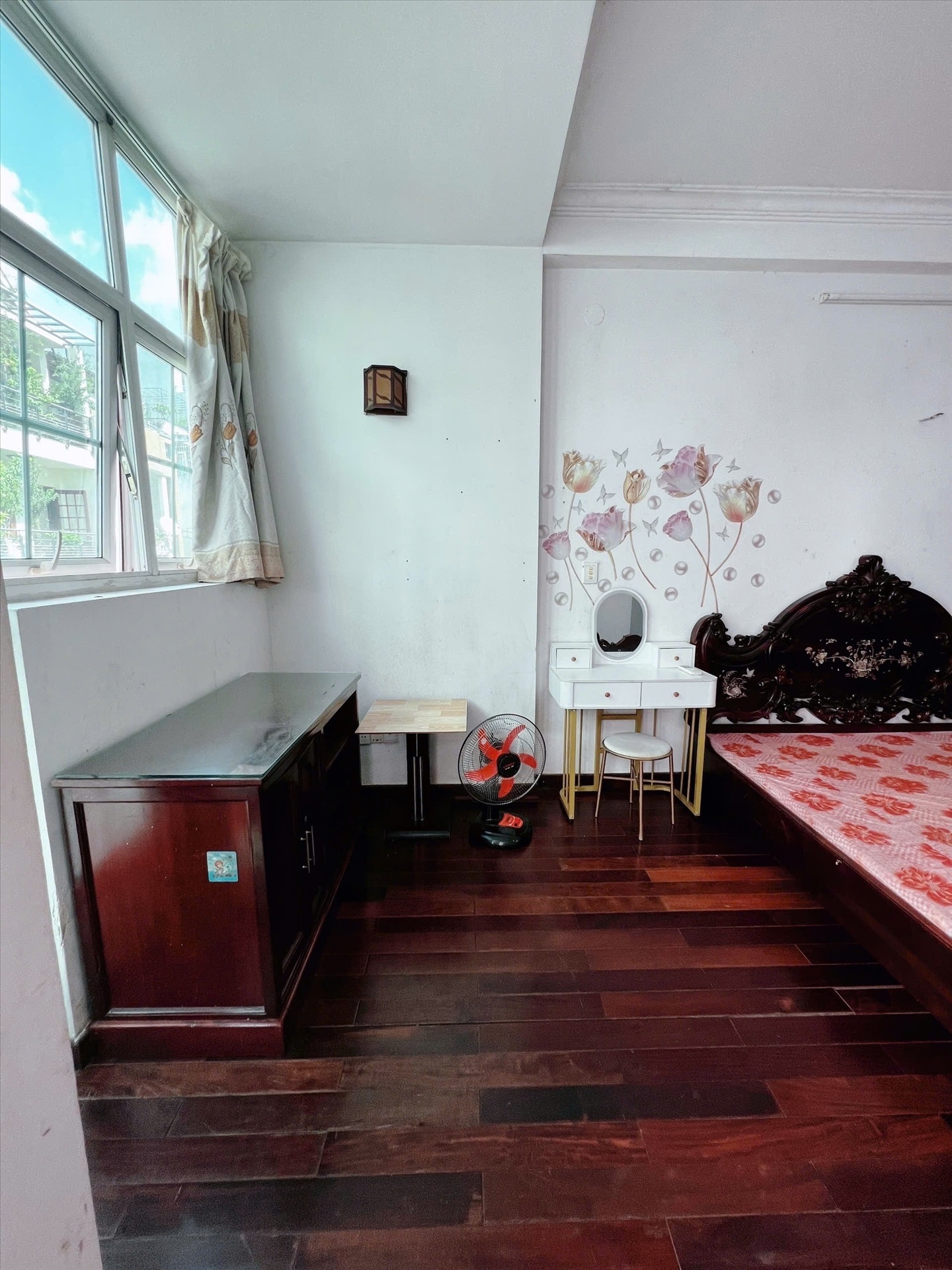 Phòng trọ NE House Huỳnh Văn Bánh - Phú Nhuận - Phòng (*)