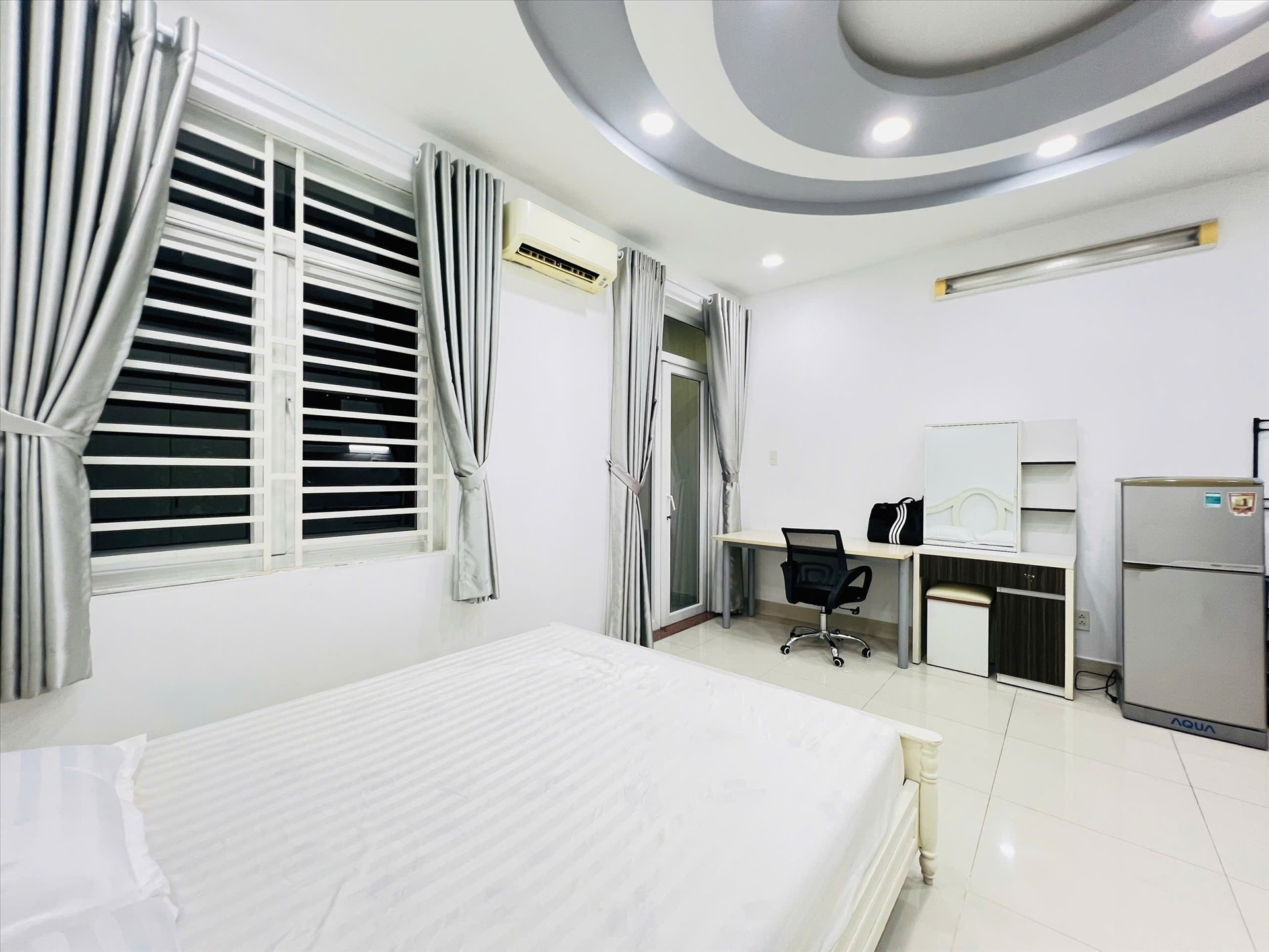 Phòng trọ G House Đường số 14 - Quận 7 - Khu để xe (*)