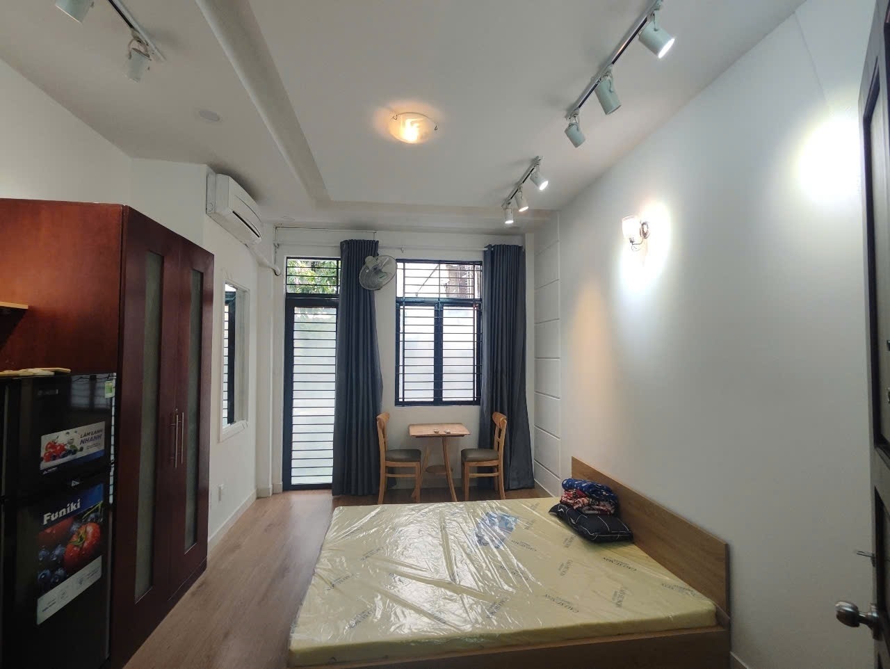 Phòng trọ H Room Huỳnh Văn Bánh - Phú Nhuận - Phòng (*)