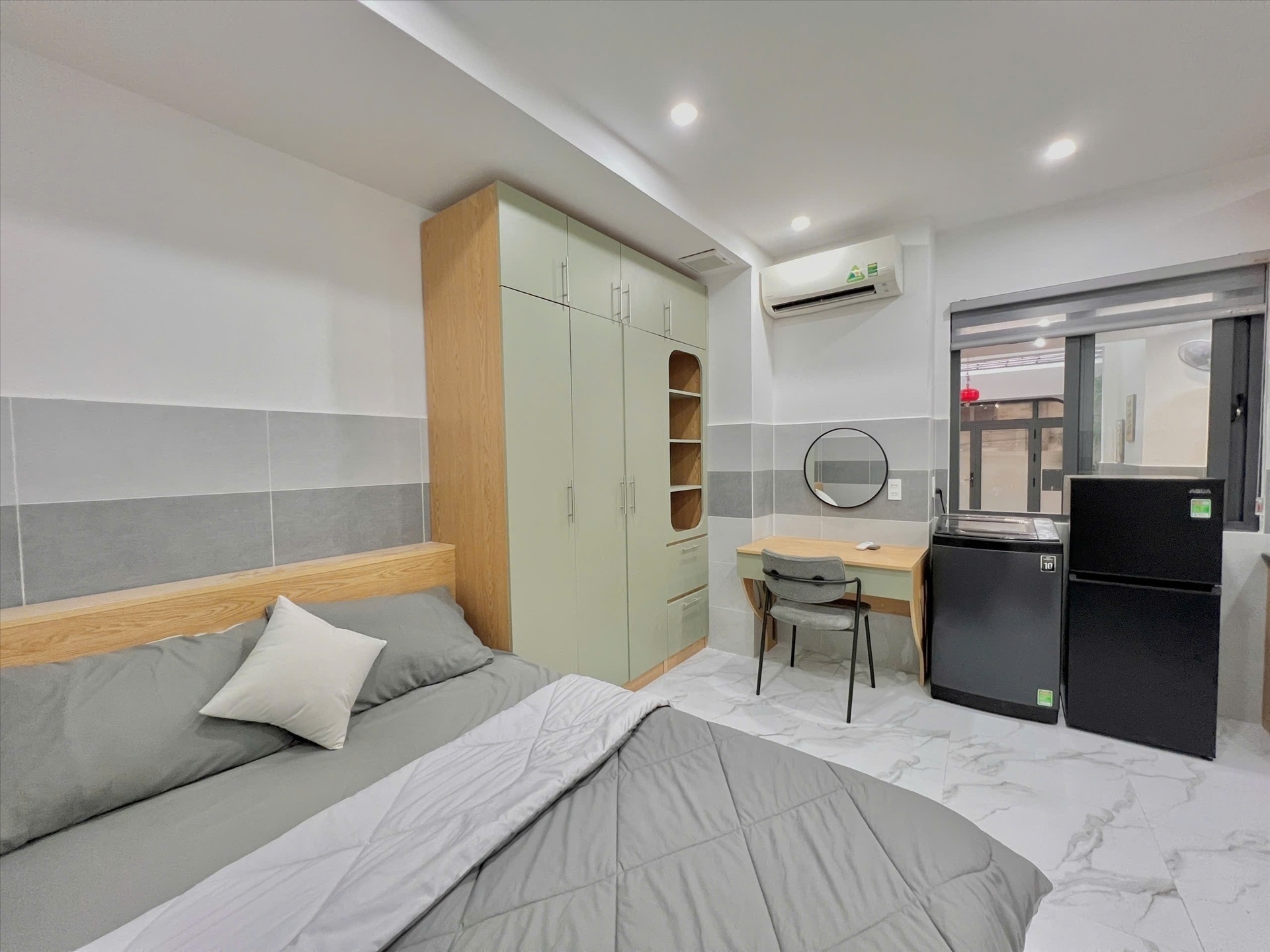 Phòng trọ AT Home Sư Vạn Hạnh - Quận 10 - Phòng (*)