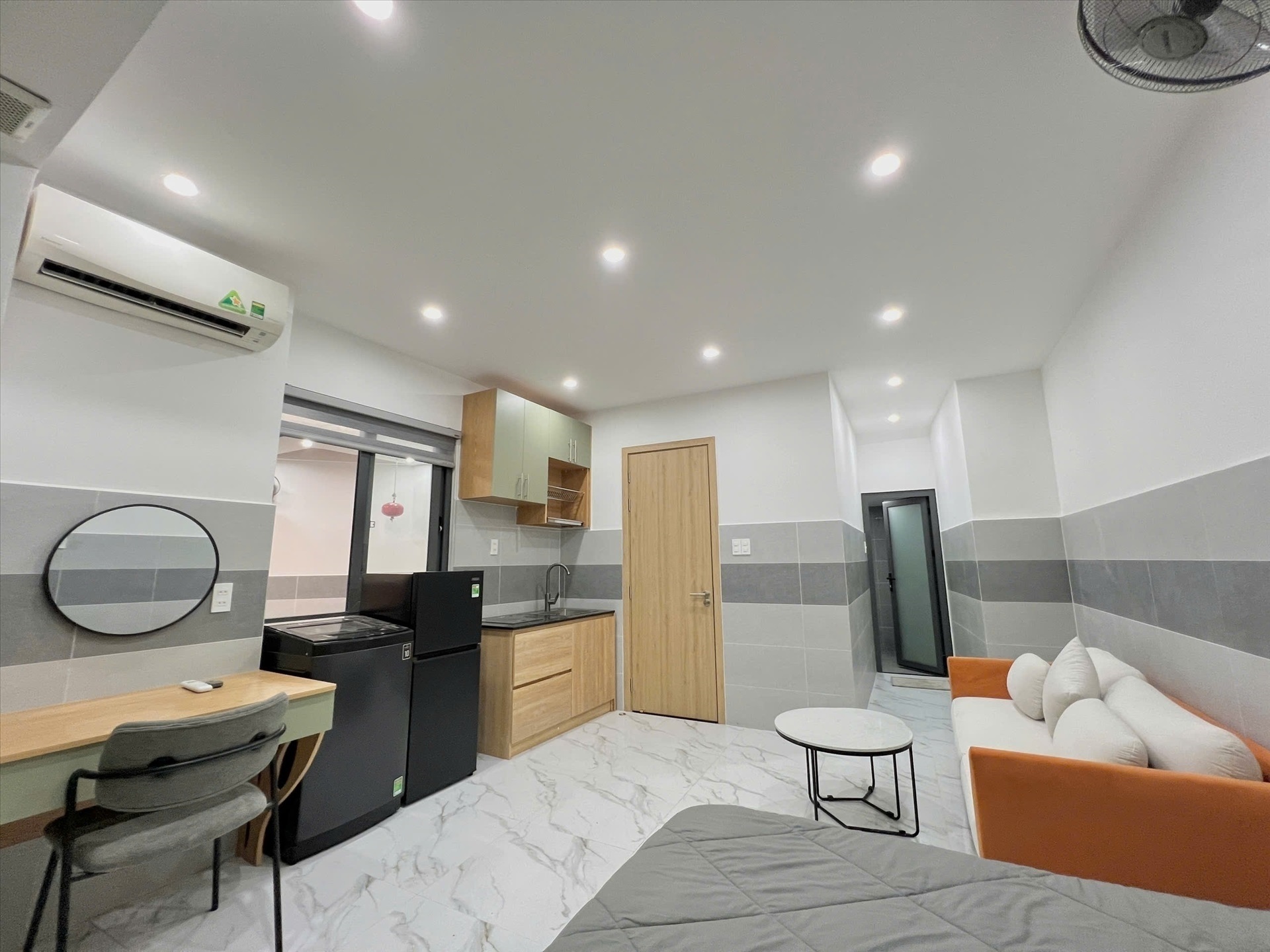 Phòng trọ AT Home Sư Vạn Hạnh - Quận 10 - Phòng (*)