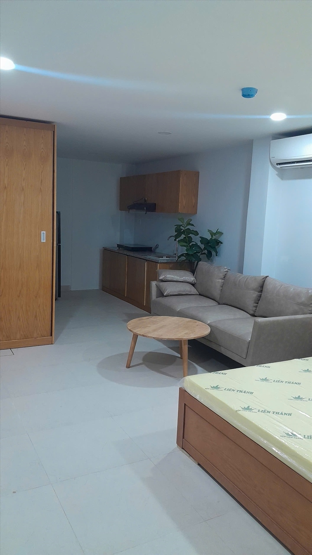 Phòng trọ CN2 House Lê Văn Sỹ - Quận 3 - Phòng (*)