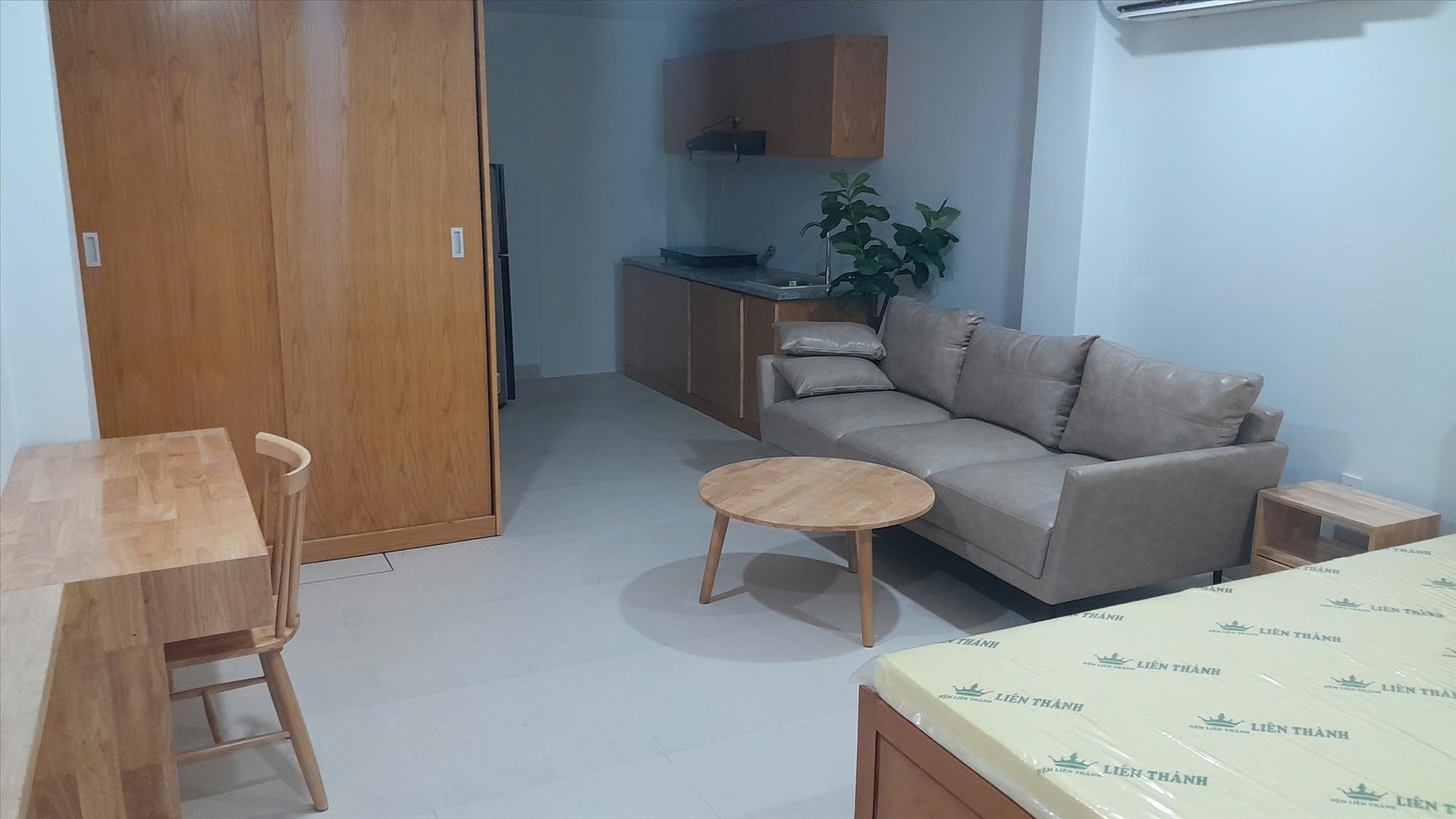 Phòng trọ CN2 House Lê Văn Sỹ - Quận 3 - Phòng (*)