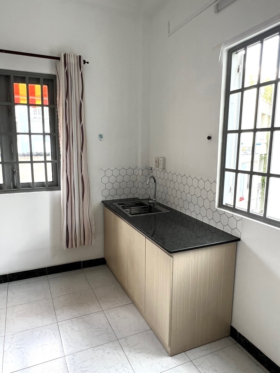 Phòng trọ T House Lạc Long Quân - Tân Bình - Phòng (*)