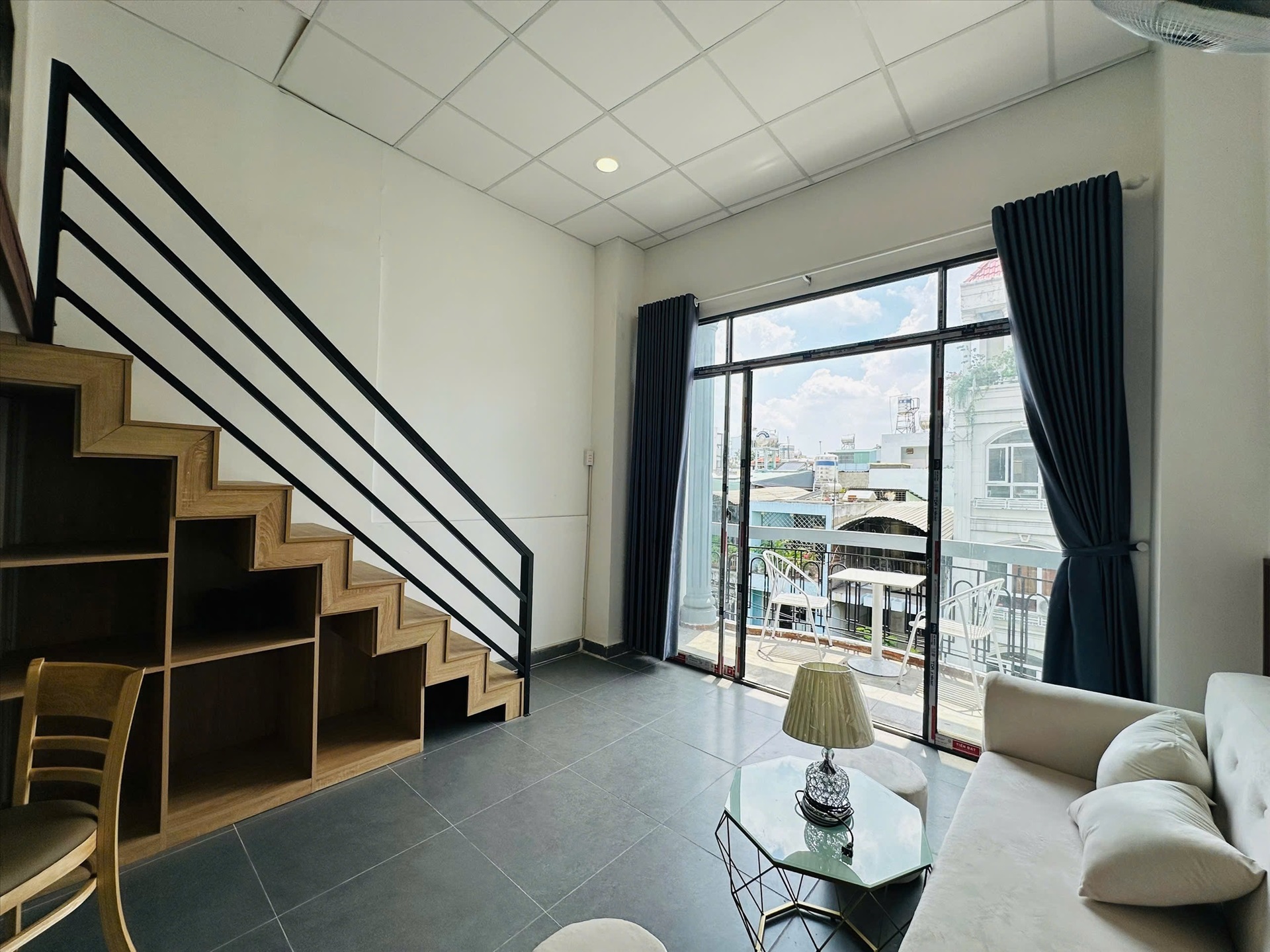 Phòng trọ Duplex 35m2 tại AT Home Nguyễn Hồng Đào - Tân Bình - Phòng khách