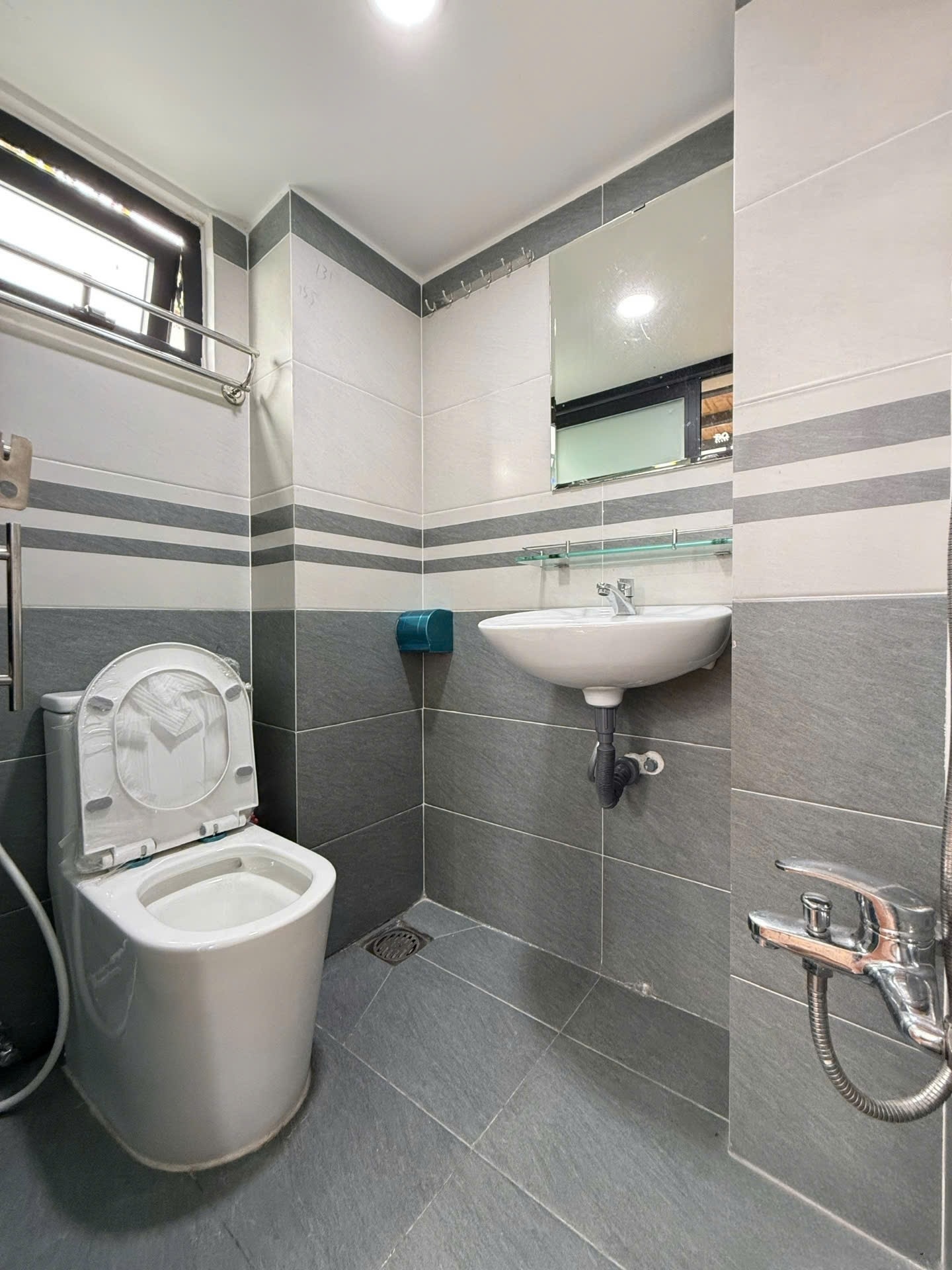 Phòng trọ Duplex 20m2 tại Batiso Apartment Nhật Tảo - Quận 10 - Phòng tắm