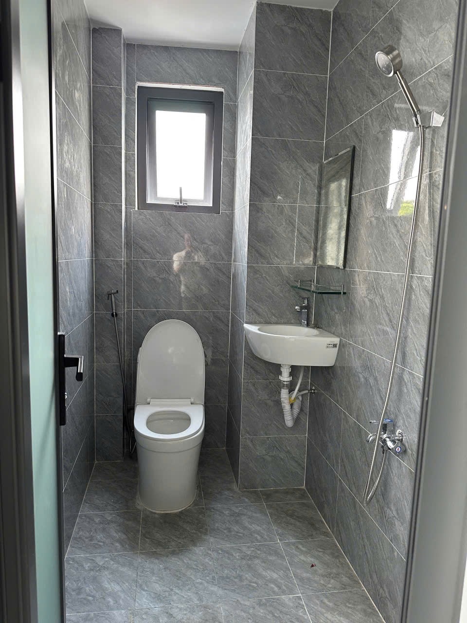 Phòng trọ Duplex 25m2 tại AH Home Tô Ký - Quận 12 - Phòng tắm