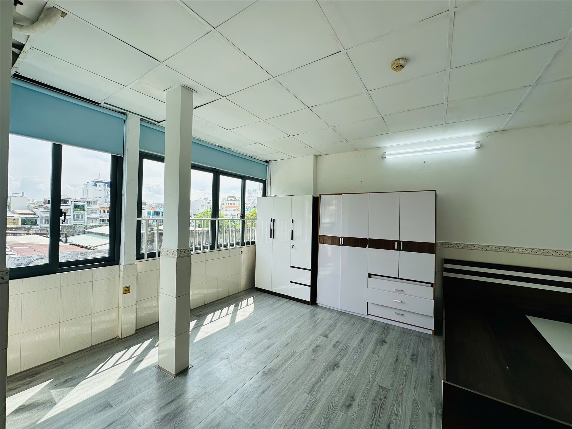 Phòng trọ Studio 30m2 tại AT Room Nguyễn Hồng Đào - Tân Bình - Phòng khách