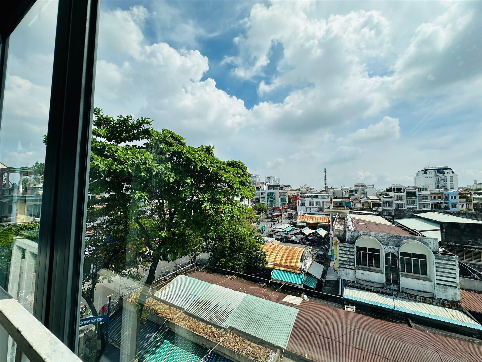 Phòng trọ Studio 30m2 tại AT Room Nguyễn Hồng Đào - Tân Bình - Ban công
