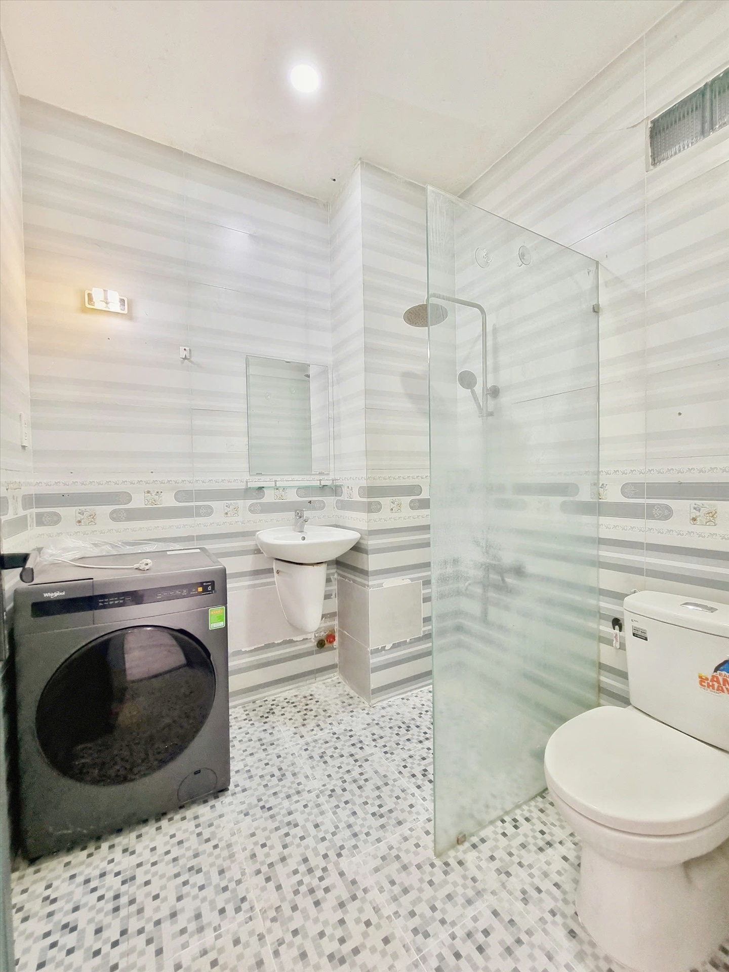 Phòng trọ Studio 30m2 tại Cozy Home Tân Hải - Tân Bình - Phòng tắm