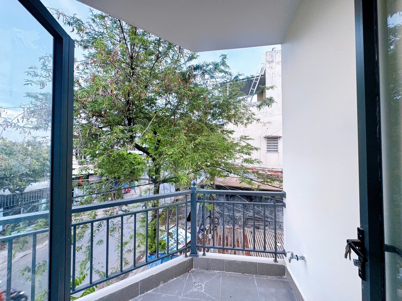 Phòng trọ Studio 40m2 tại AV House Nguyễn Thị Sáu - Quận 12 - Ban công