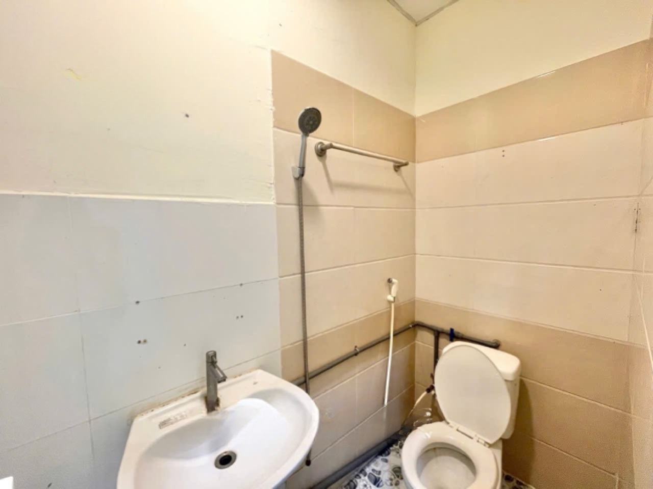 Phòng trọ Studio 35m2 tại TU House Trường Chinh - Tân Bình - Phòng tắm