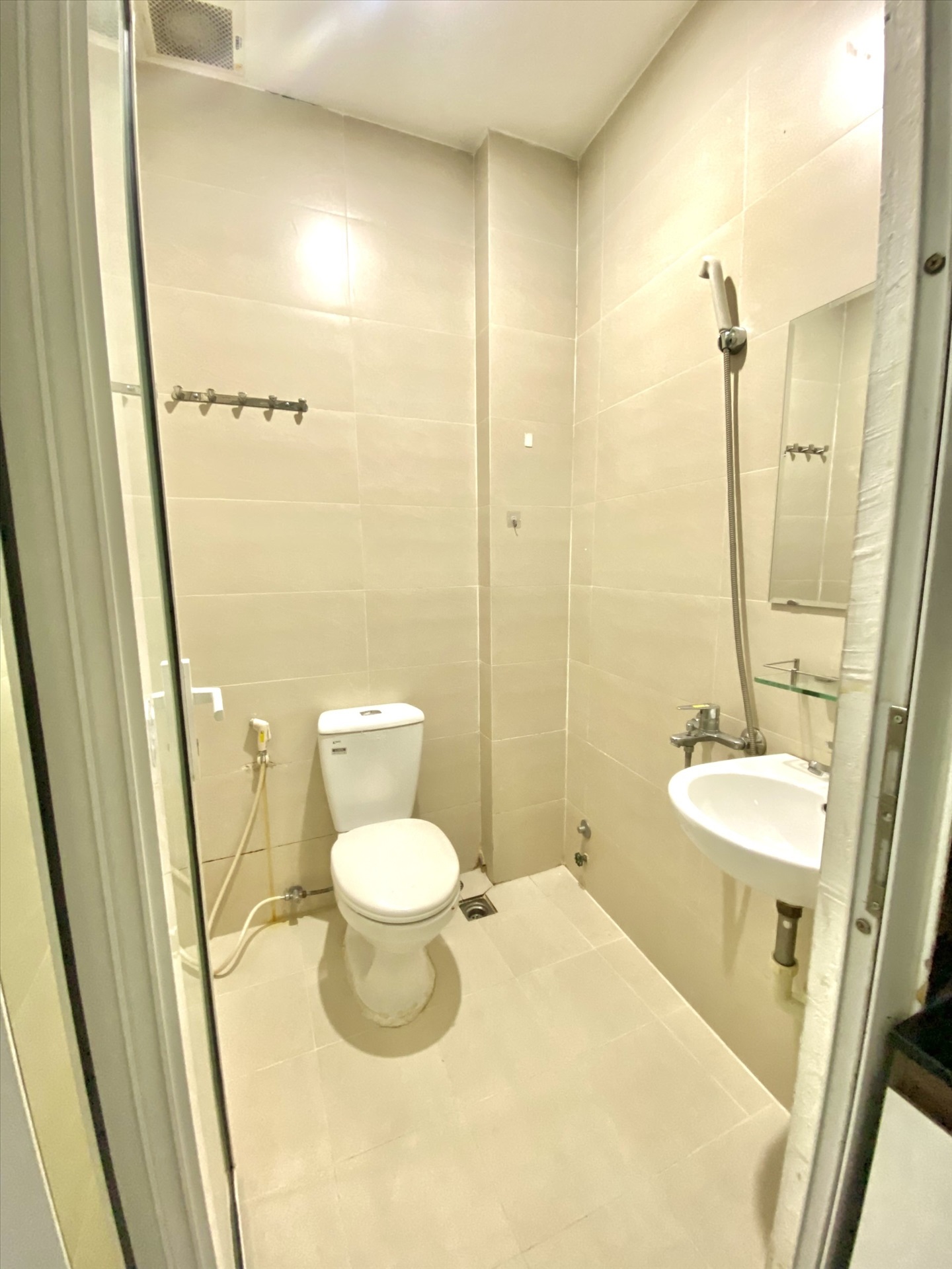 Phòng trọ Studio 20m2 tại Fam Home Bùi Quang Là - Gò Vấp - Phòng tắm