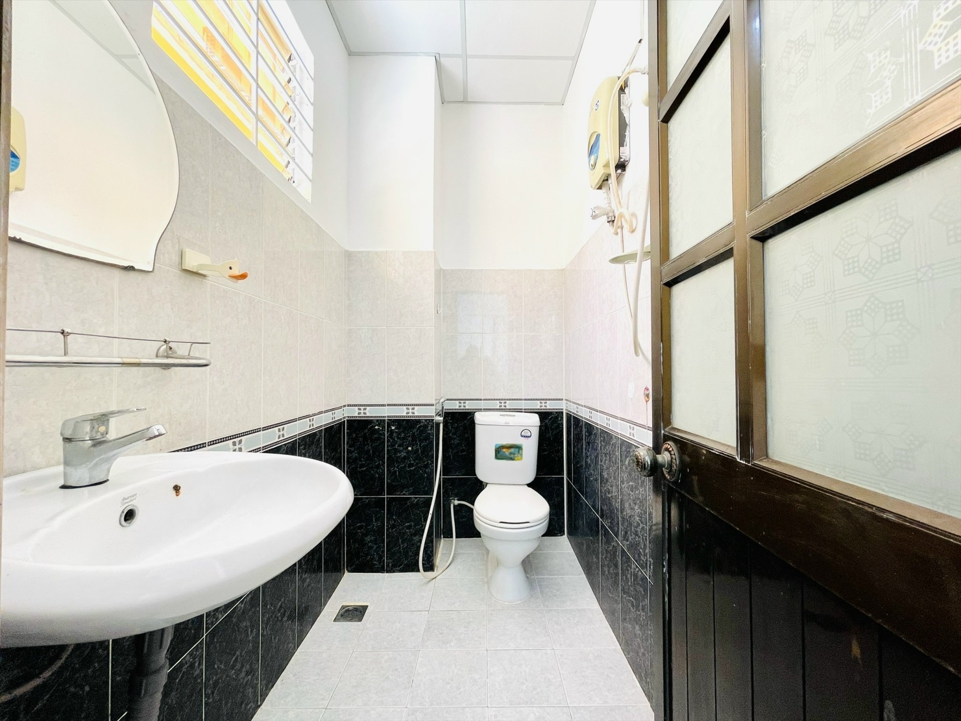 Phòng trọ Studio 30m2 tại NQ Housing Đặng Dung - Quận 1 - Phòng tắm