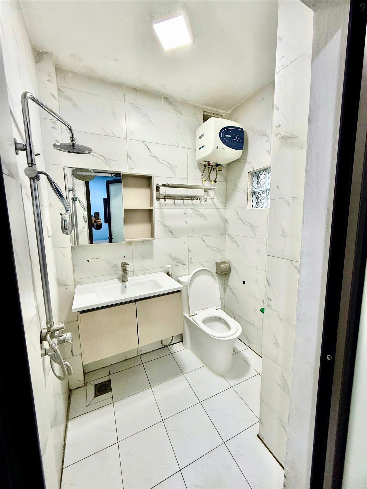 Phòng trọ Studio 30m2 tại Kevin Apartment Trần Duy Hưng - Cầu Giấy - Phòng tắm